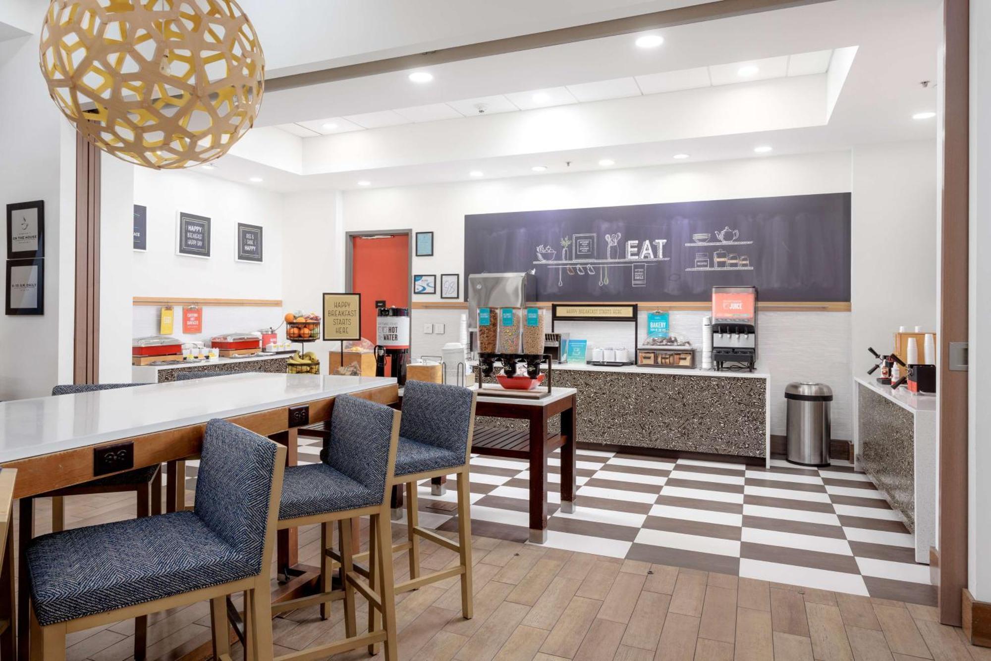 Hotel Hampton & - Orange 3*