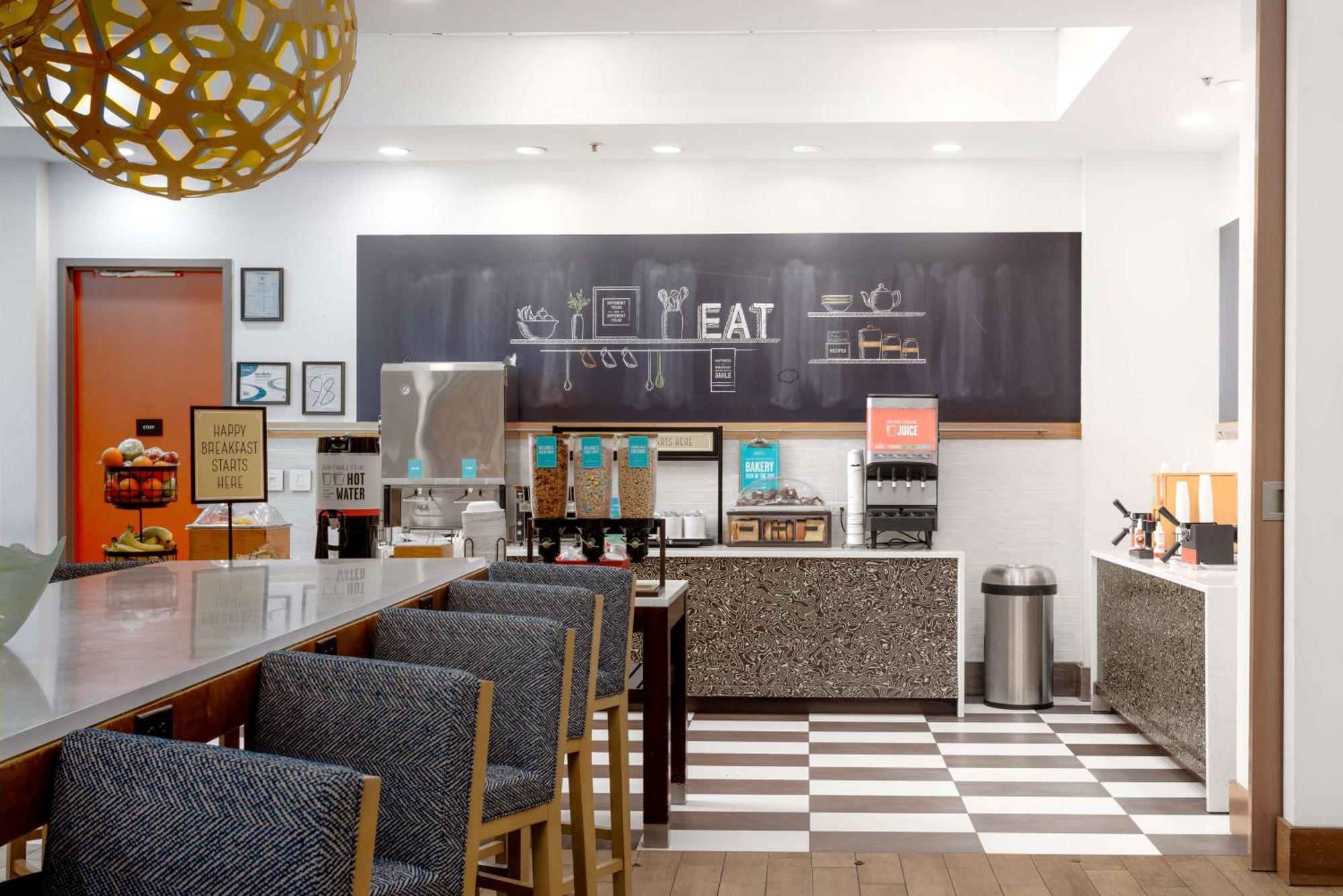 Hampton & - Orange Hotel 3*