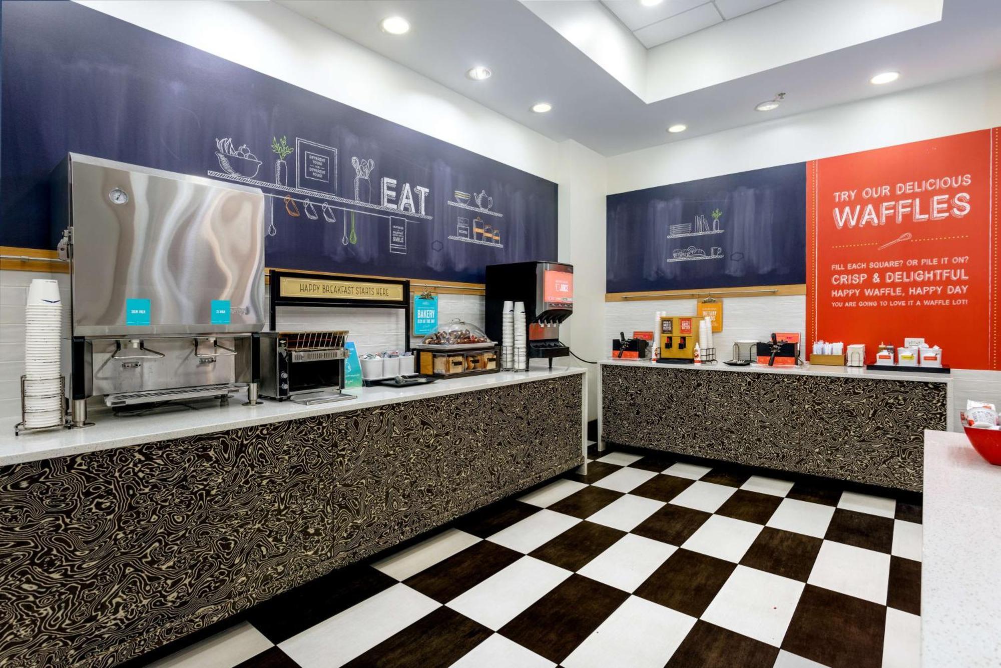 Hampton & - Orange Hotel