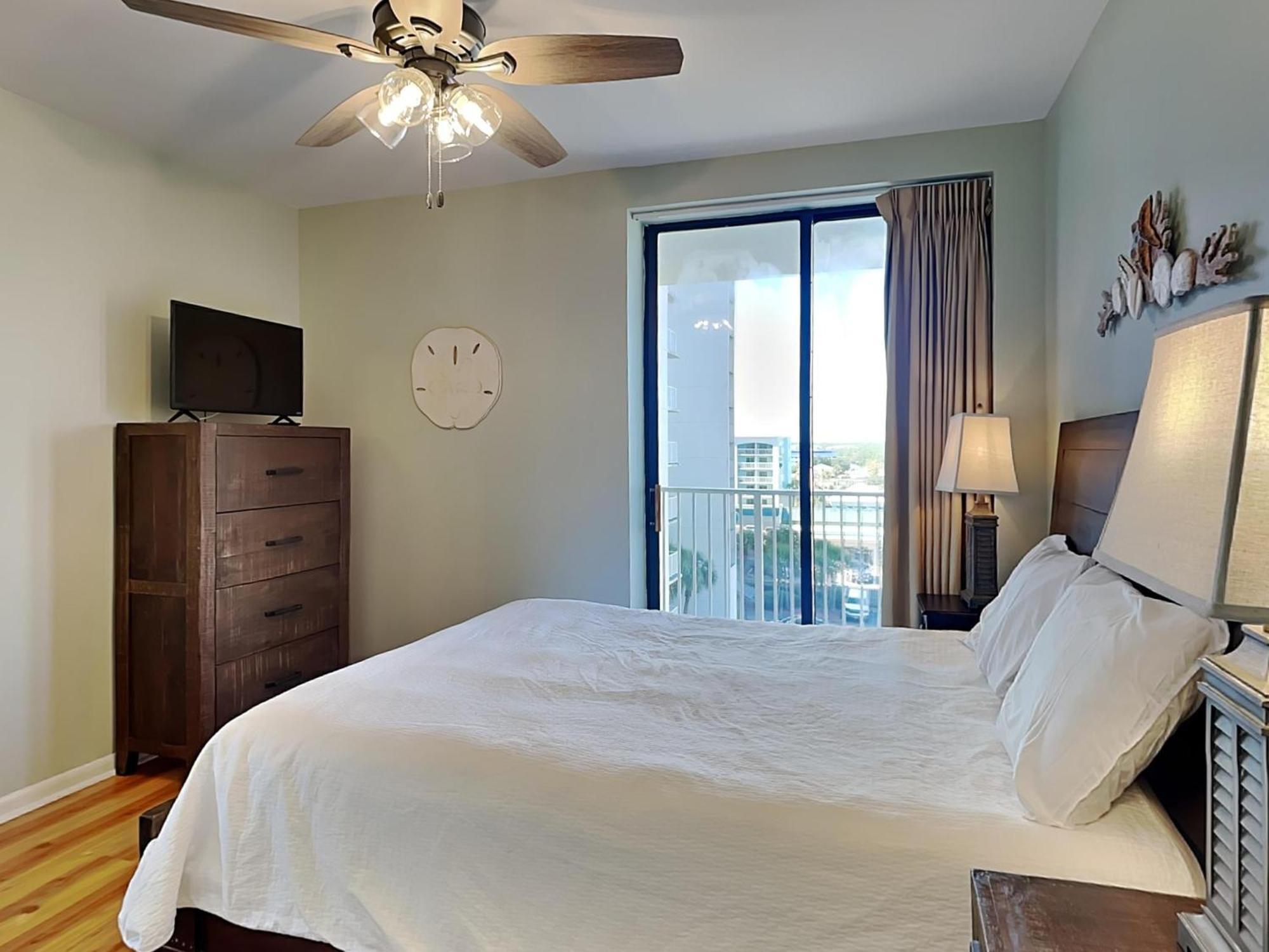 Pelican Pointe #606 Apartment