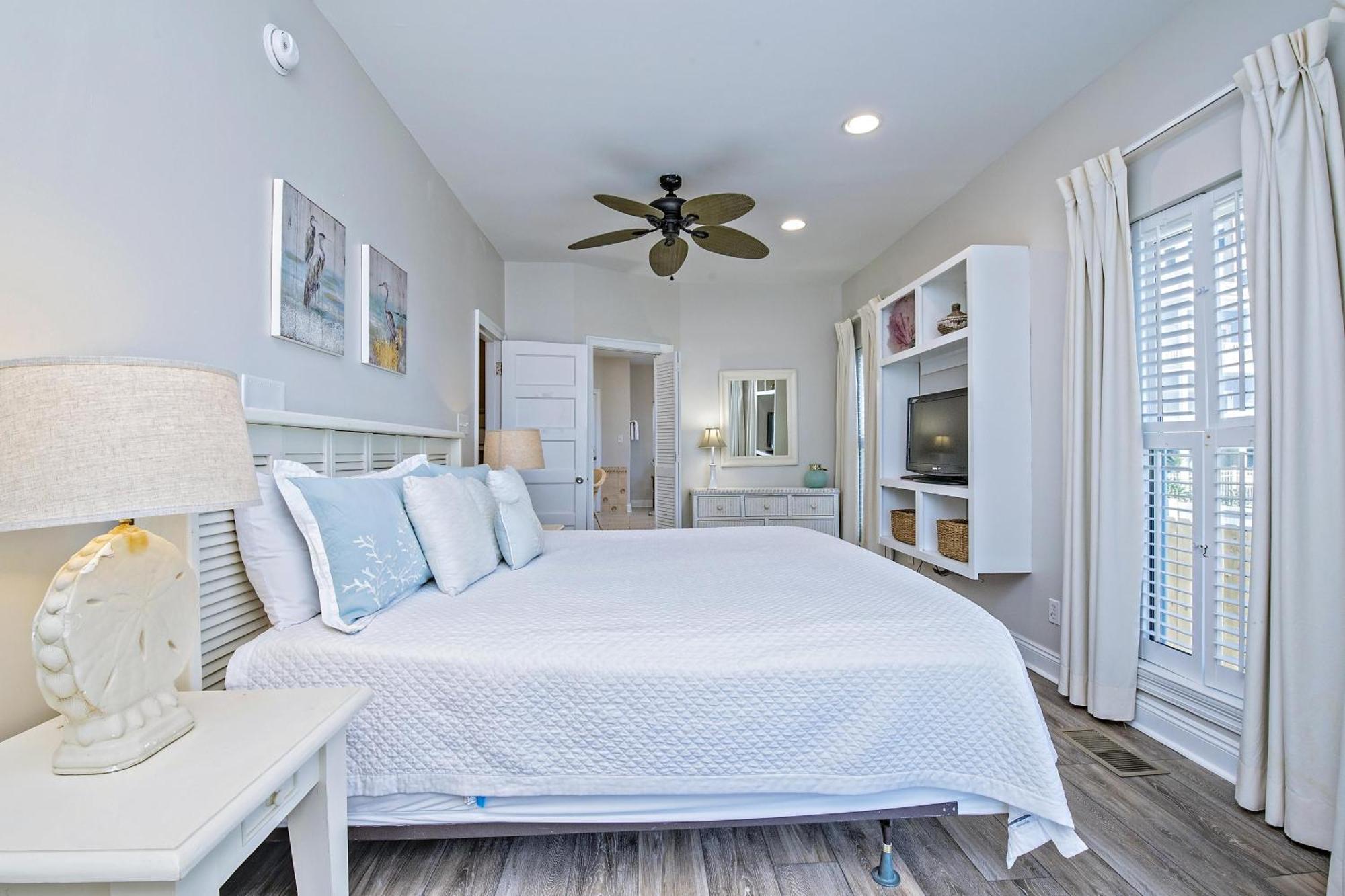 Halekaii 2 Gulf Front W-private Pool, Great Location! Alvacationrentals Holiday home *