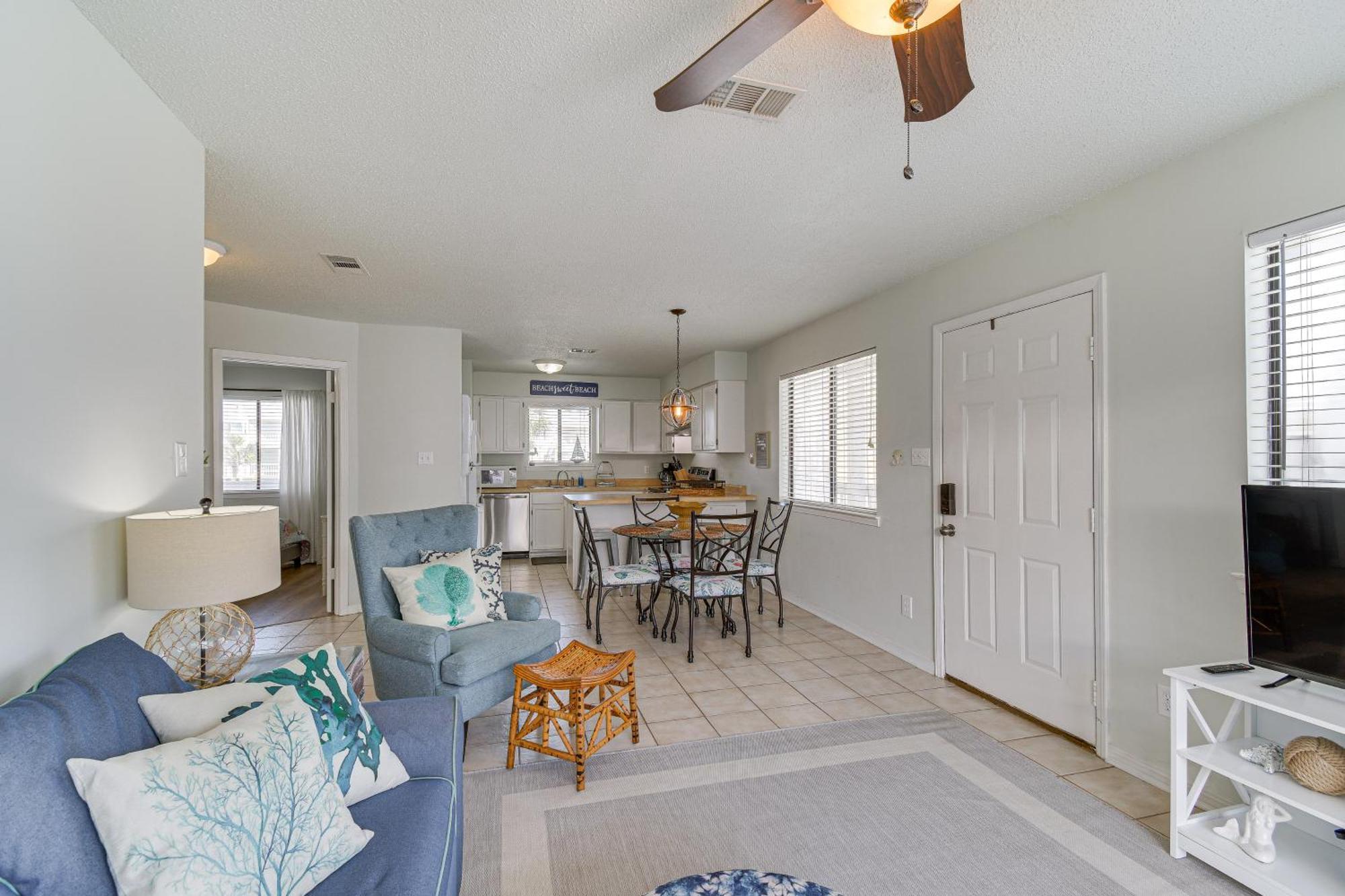 Apartment Orange Walk To Waterfront Park!