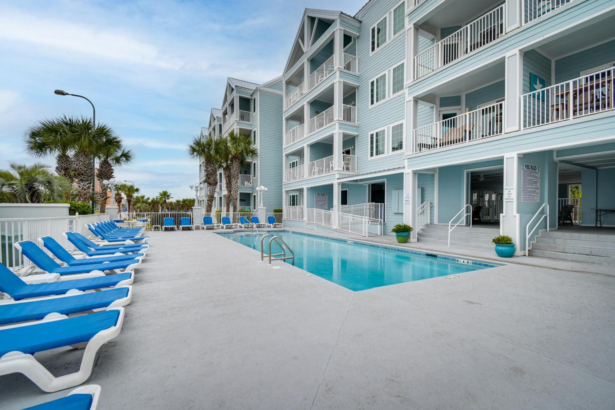 With Pool Access Walk To Cotton Bayou Beach! Apartment *