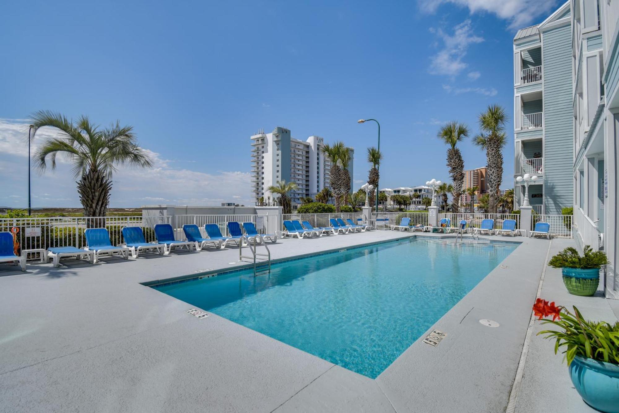 Apartment With Pool Access Walk To Cotton Bayou Beach! Orange Beach