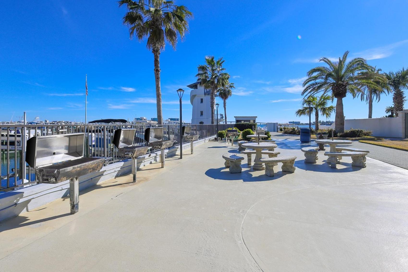 Phoenix On The Bay 2 By Brett Robinson Vacations Apartment Orange Beach