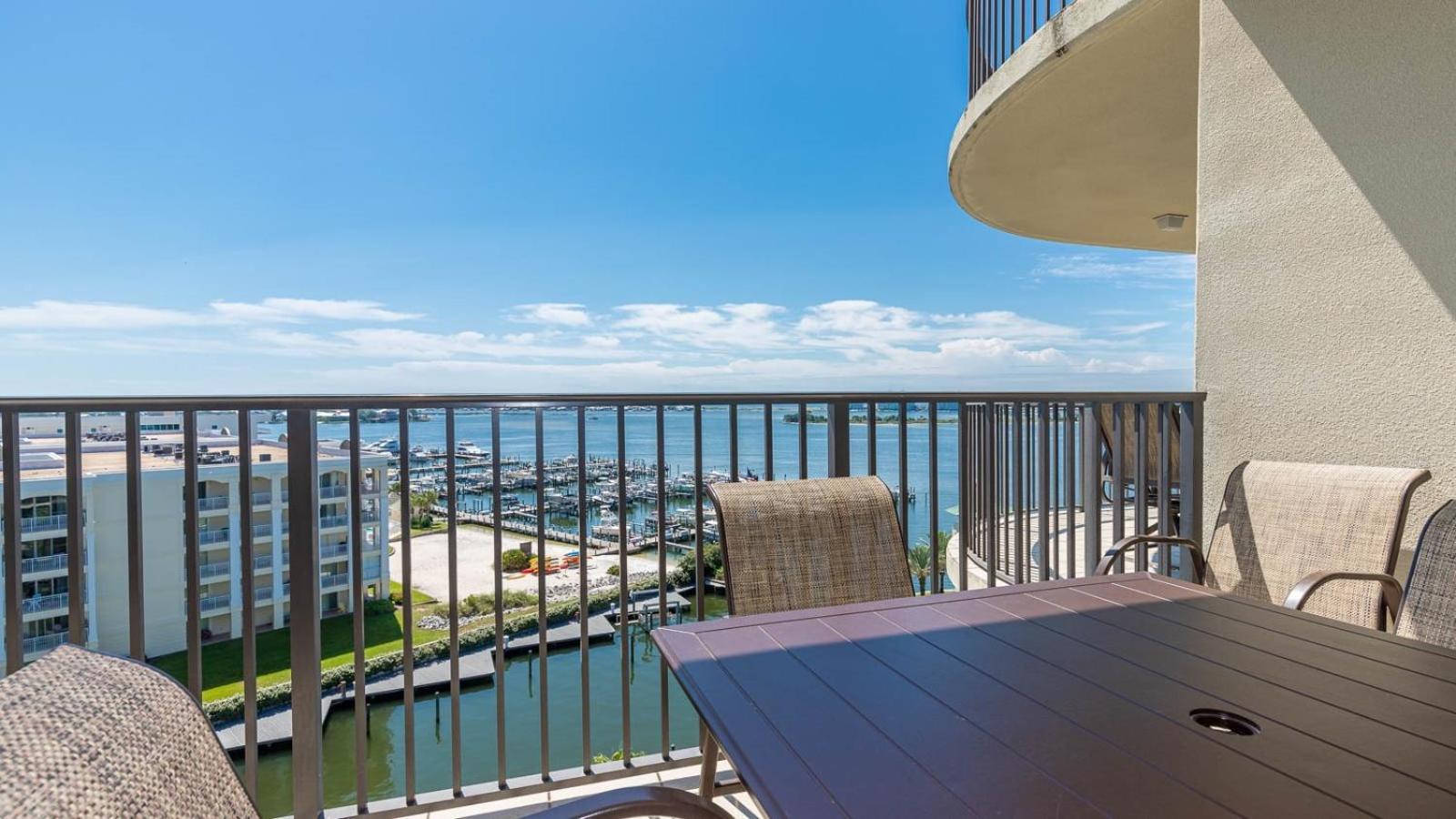 Phoenix On The Bay 2 By Brett Robinson Vacations Apartment