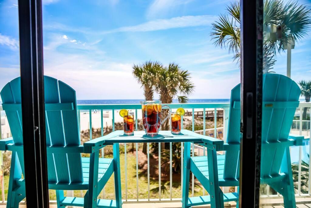 Oceanfront 1 Bedroom, Outdoor Pool W/private Access Apartment *
