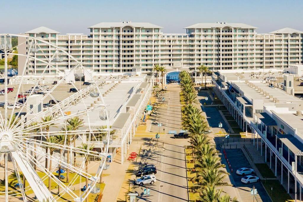 Oceanfront 1 Bedroom, Outdoor Pool W/private Access Apartment *