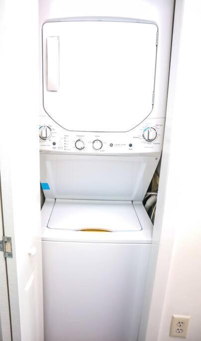 Apartment Oceanfront 1 Bedroom, Outdoor Pool W/private Access *