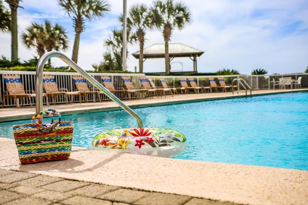 Oceanfront 1 Bedroom, Outdoor Pool W/private Access *