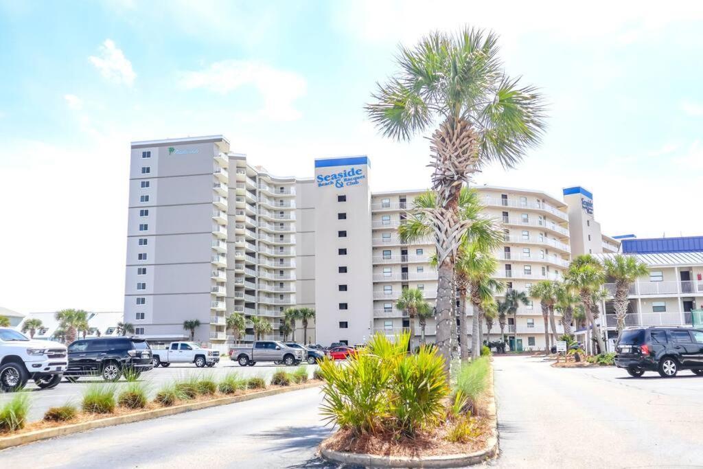 Oceanfront 1 Bedroom, Outdoor Pool W/private Access Apartment *