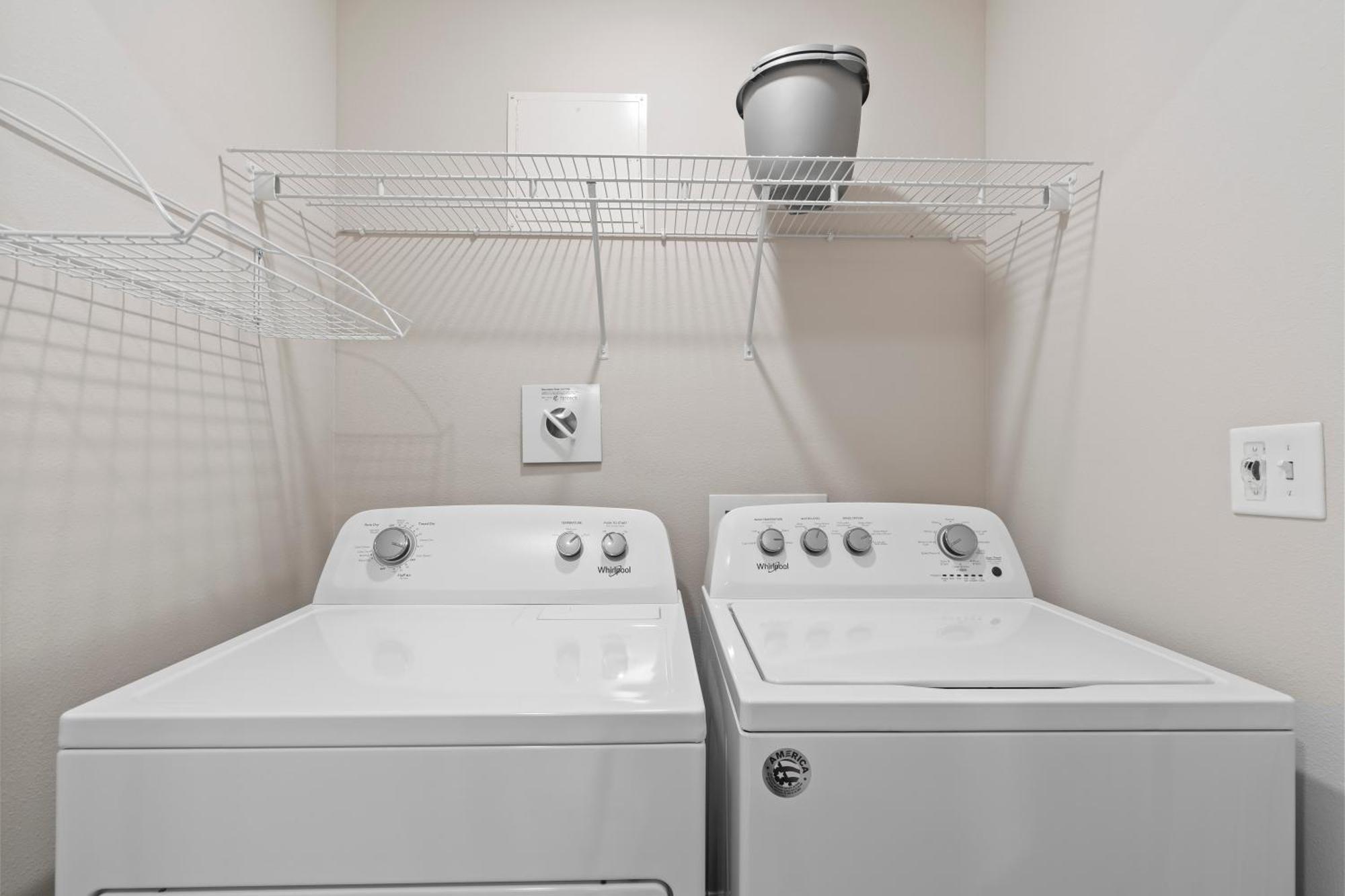 Phoenix Orange Ii 402 By Liquid Life Apartment *