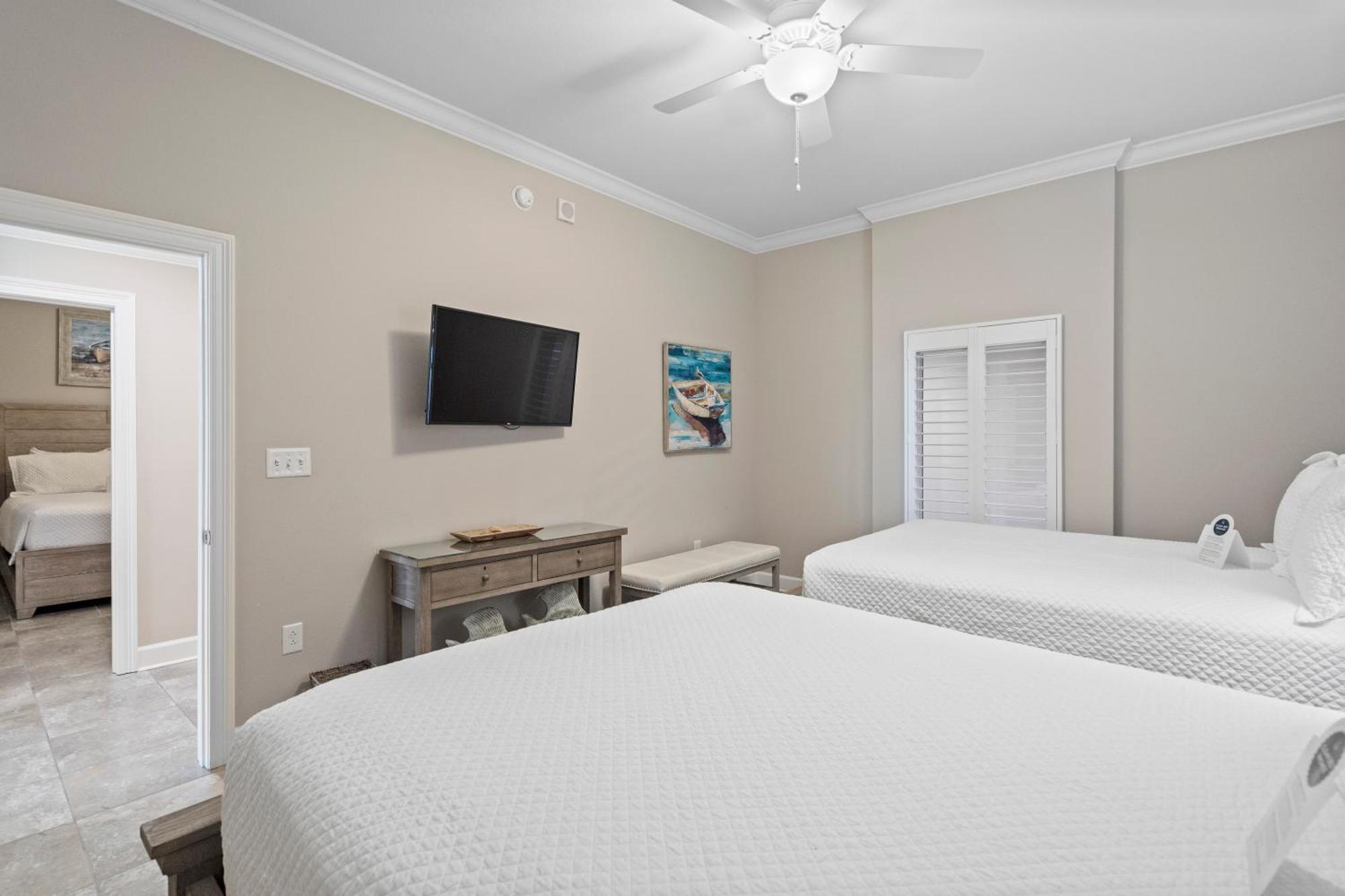 Apartment Phoenix Orange Ii 402 By Liquid Life *