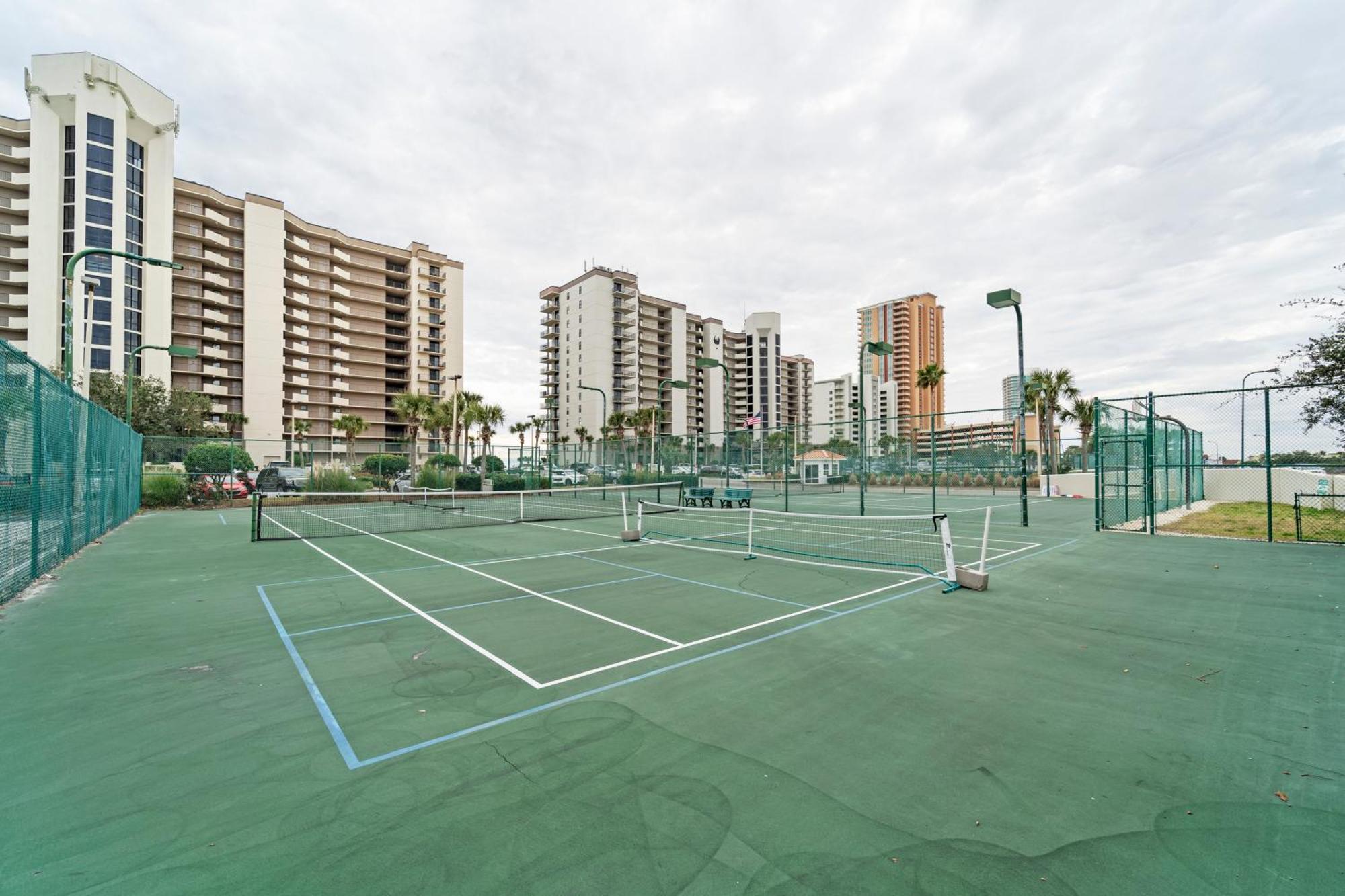 Apartment Phoenix Vii 713 By Liquid Life *