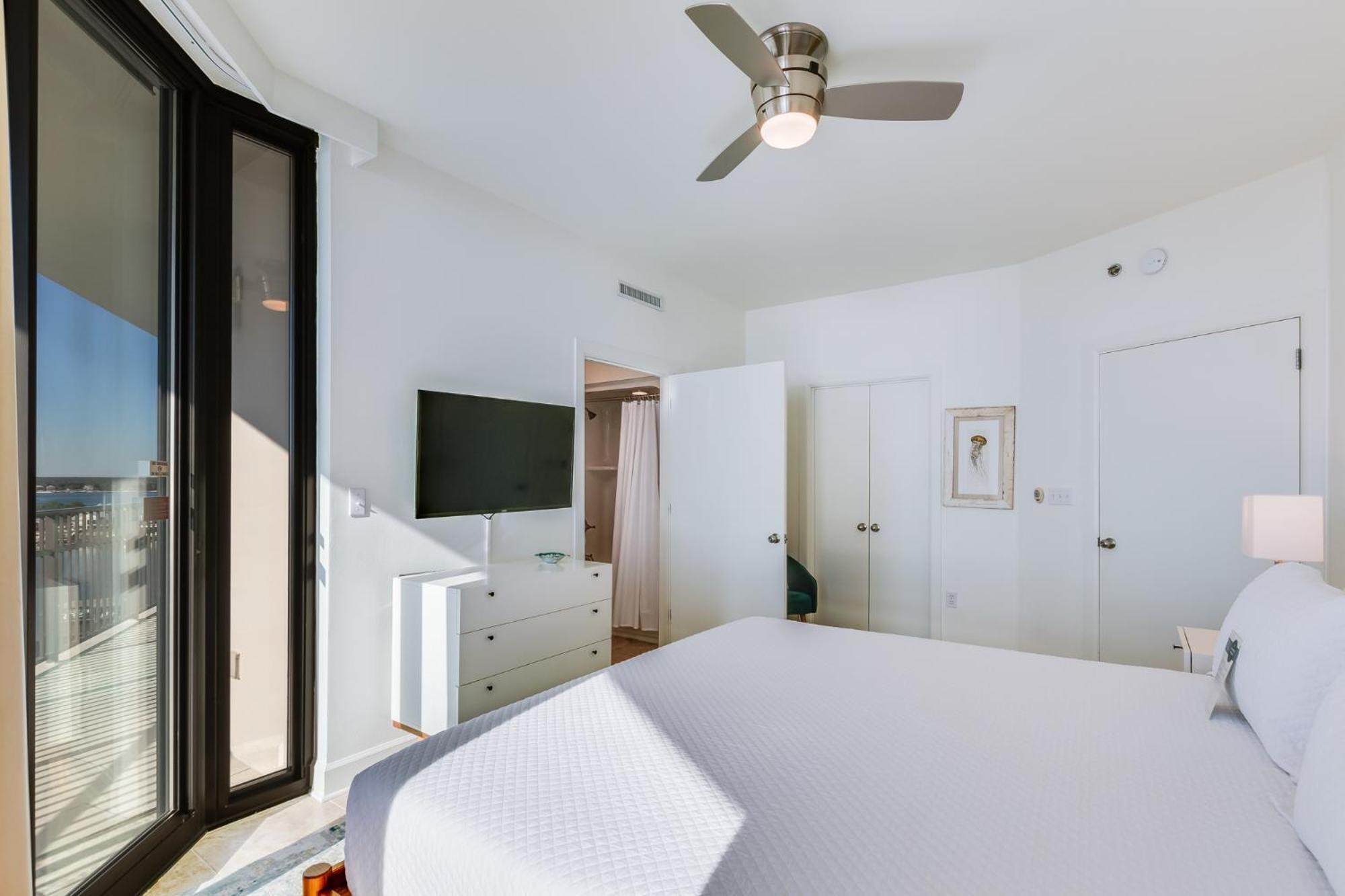 Apartment Phoenix Ix 1101 By Liquid Life