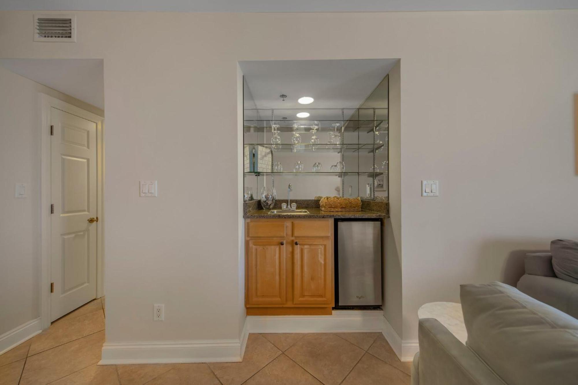 Broadmoor 504 By Collection