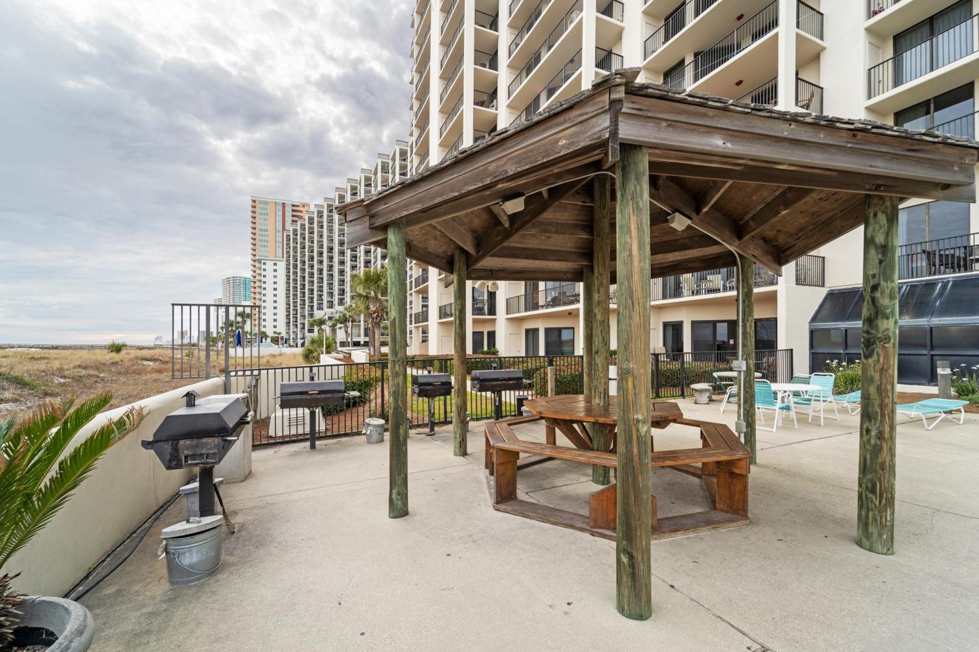 Apartment Phoenix Vii 7116 By Liquid Life *