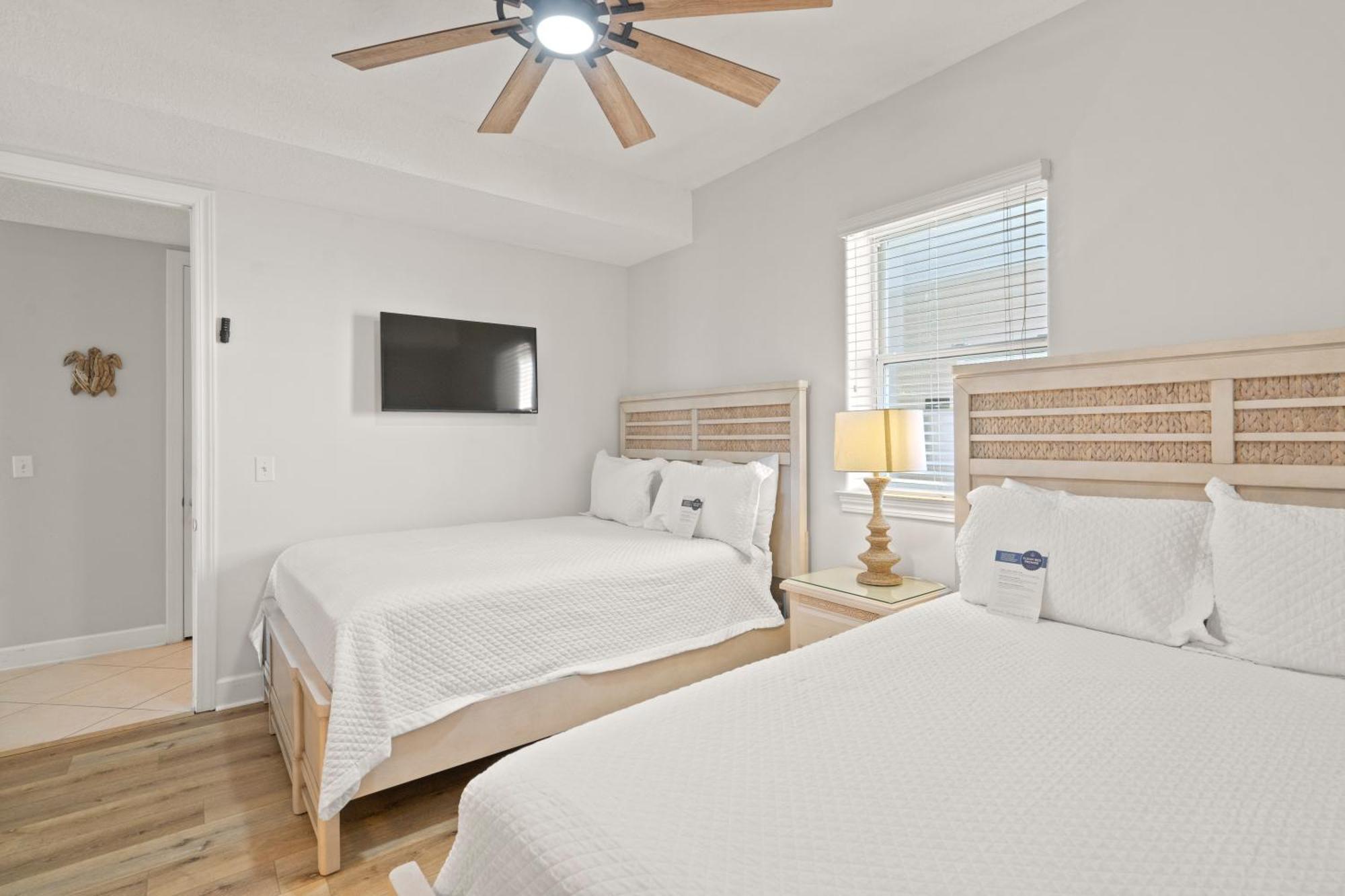 Regency Isle 911 By Liquid Life Hotel *