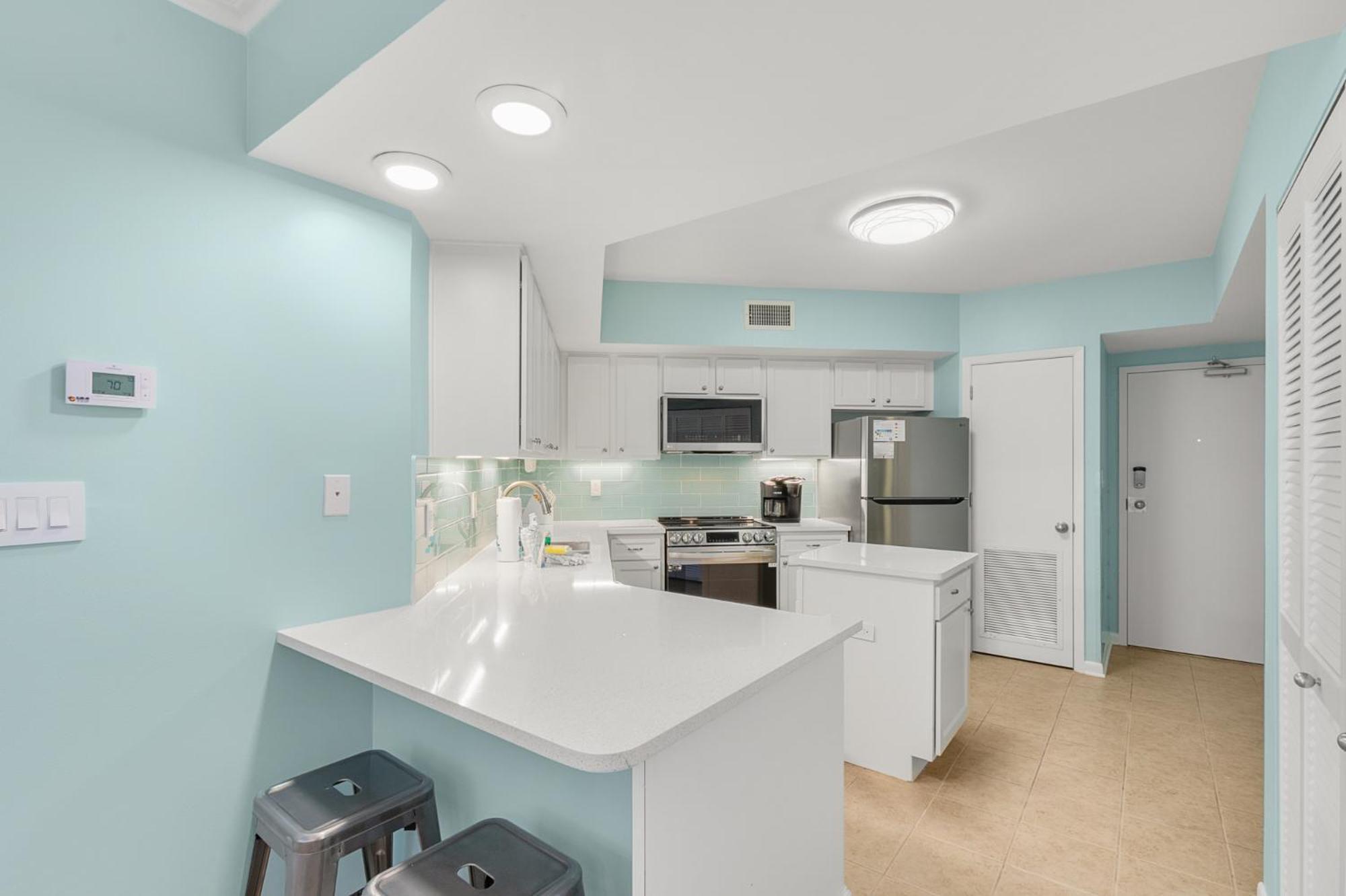 Apartment Windward Pointe 803 *