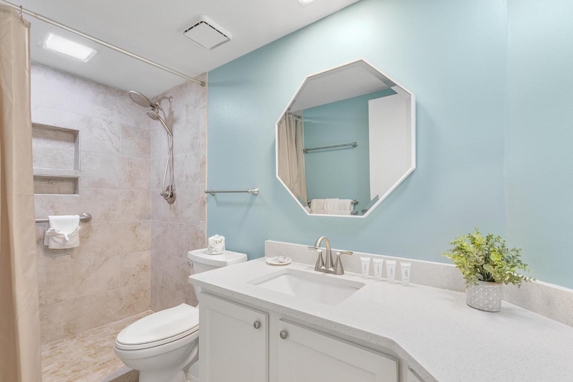 Windward Pointe 803 Apartment