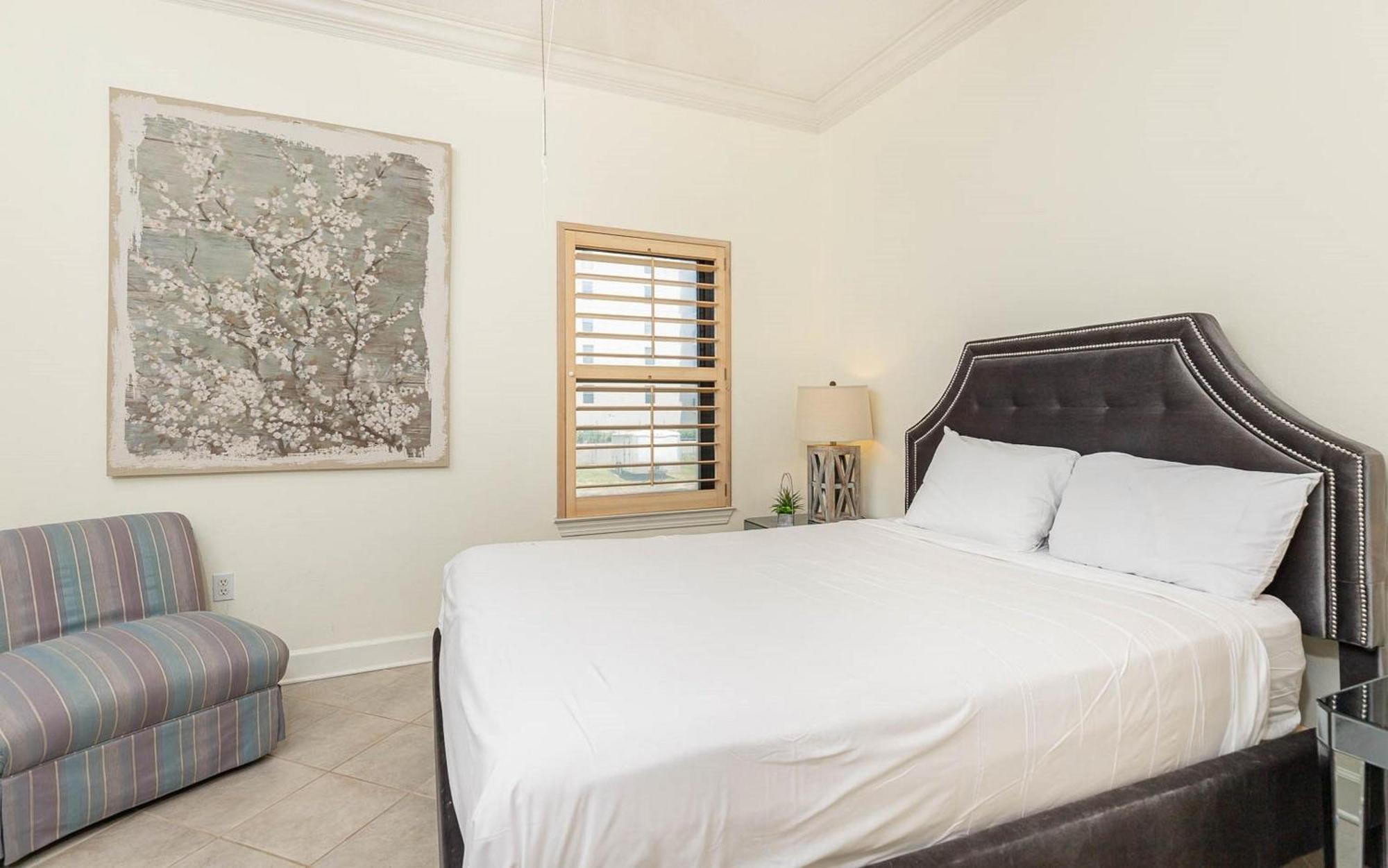 Apartment Phoenix Viii By Brett Robins Vacations