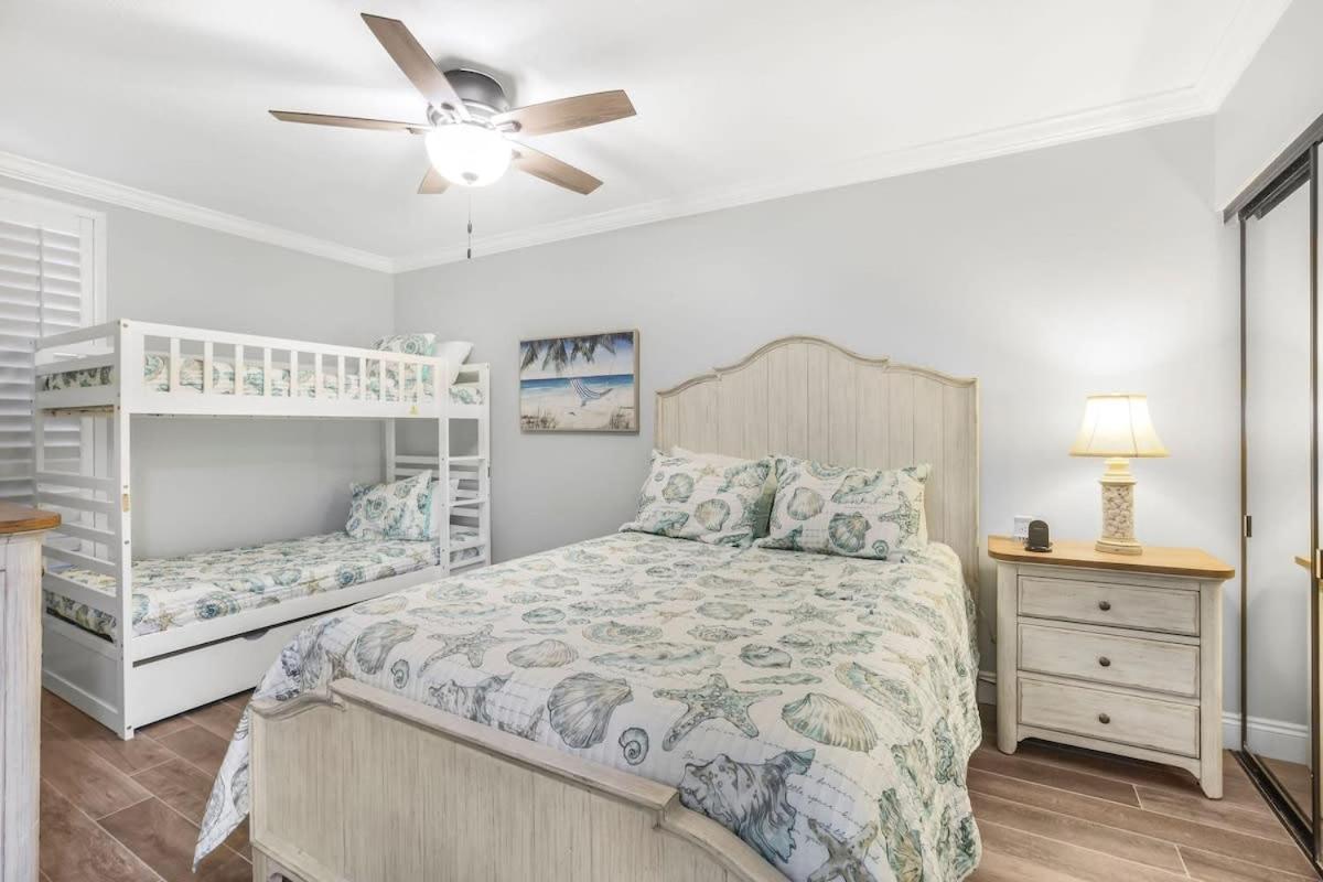 Windward Pointe 303 Ideally Located On 3rd Floor Holiday home *
