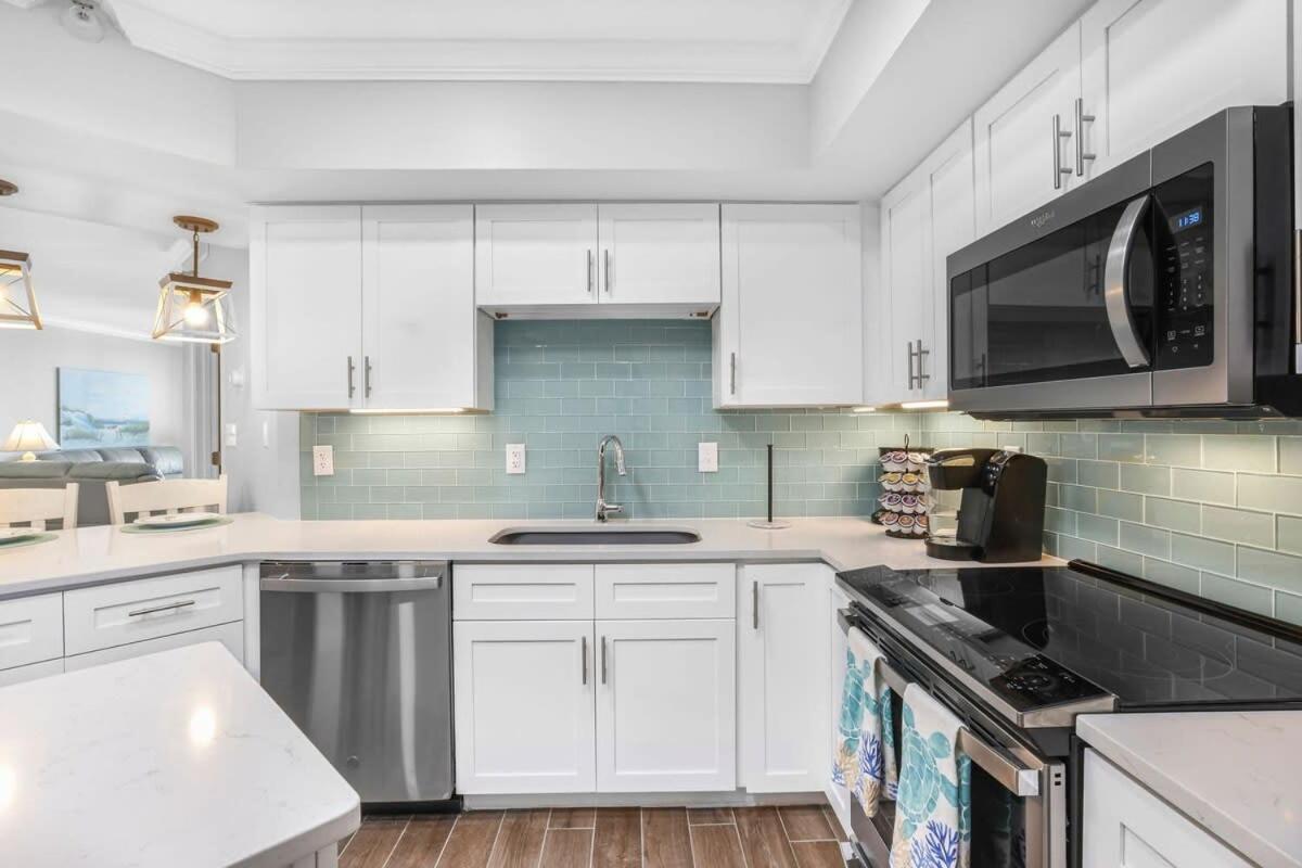 Windward Pointe 303 Ideally Located On 3rd Floor Holiday home *