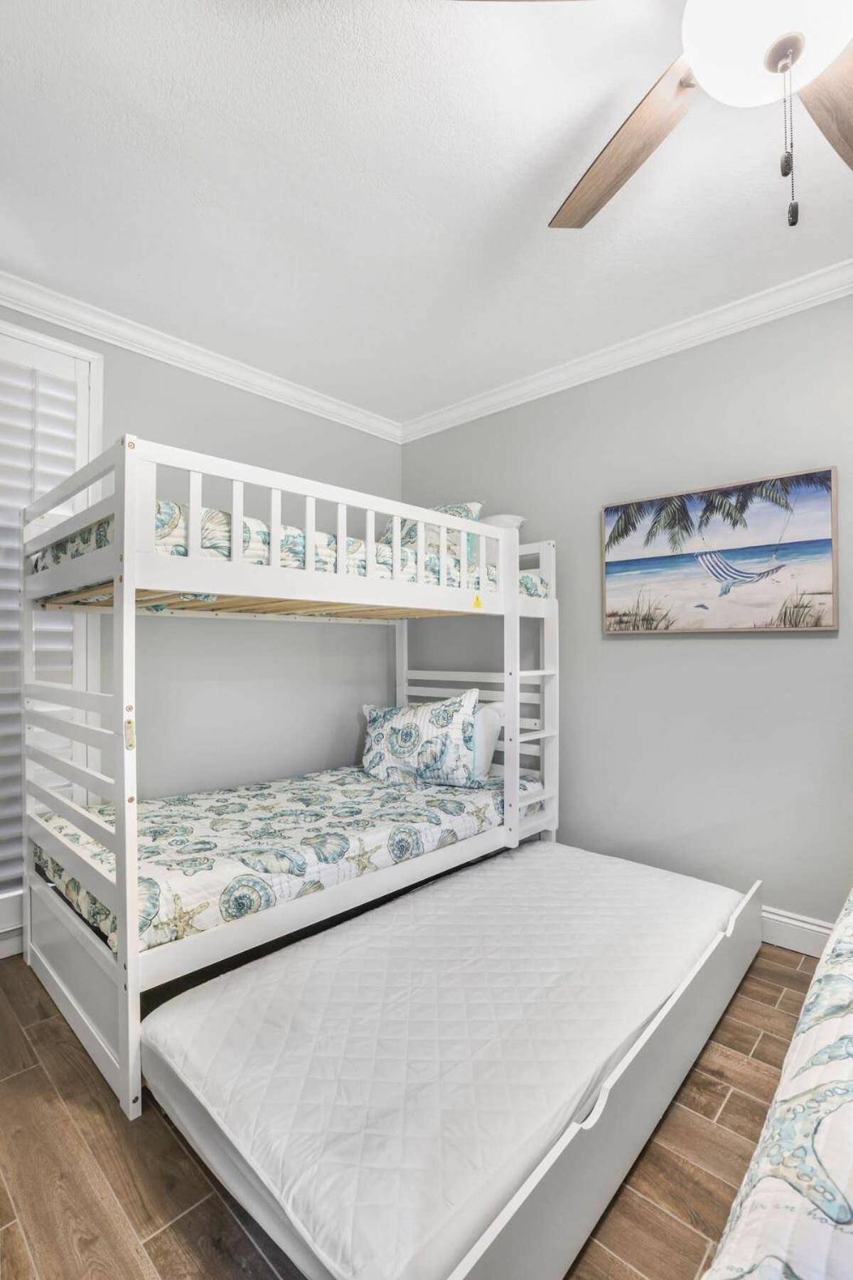 Holiday home Windward Pointe 303 Ideally Located On 3rd Floor Orange Beach