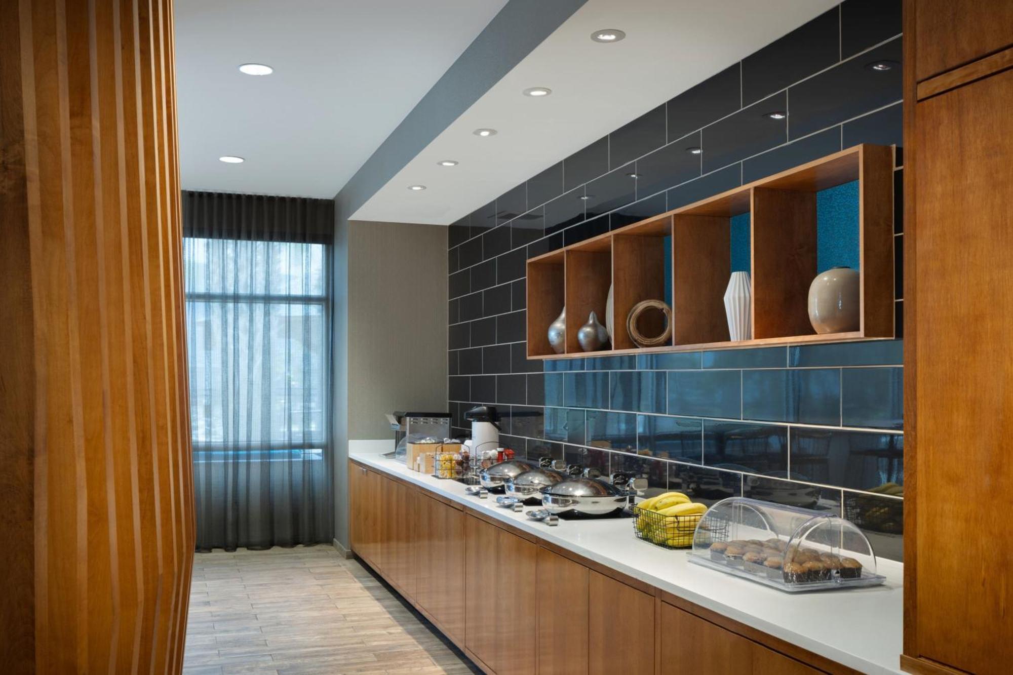 Hotel Springhill Orange At The Wharf 3*