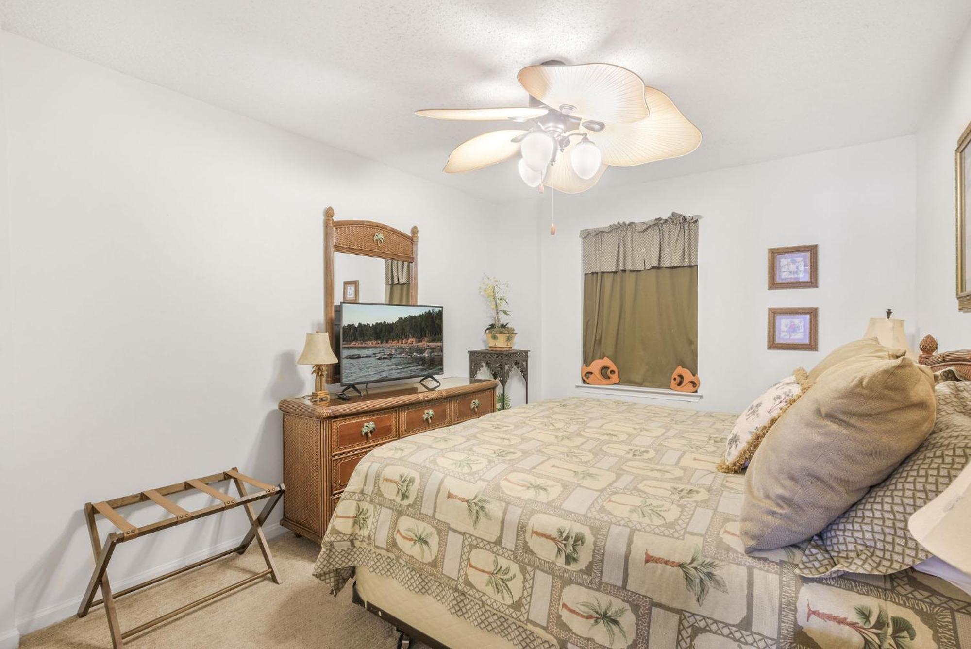 Tradewinds 602- Beachfront Heated Indoor Pool