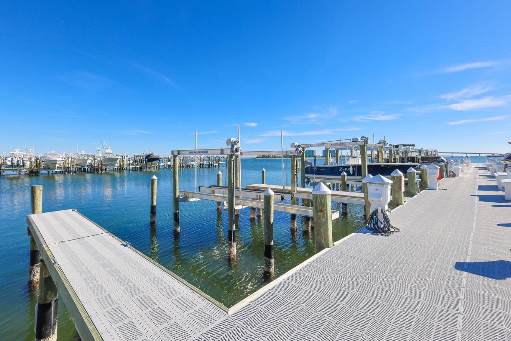 Phoenix On The Bay 2 By Brett Robinson Vacations Apartment