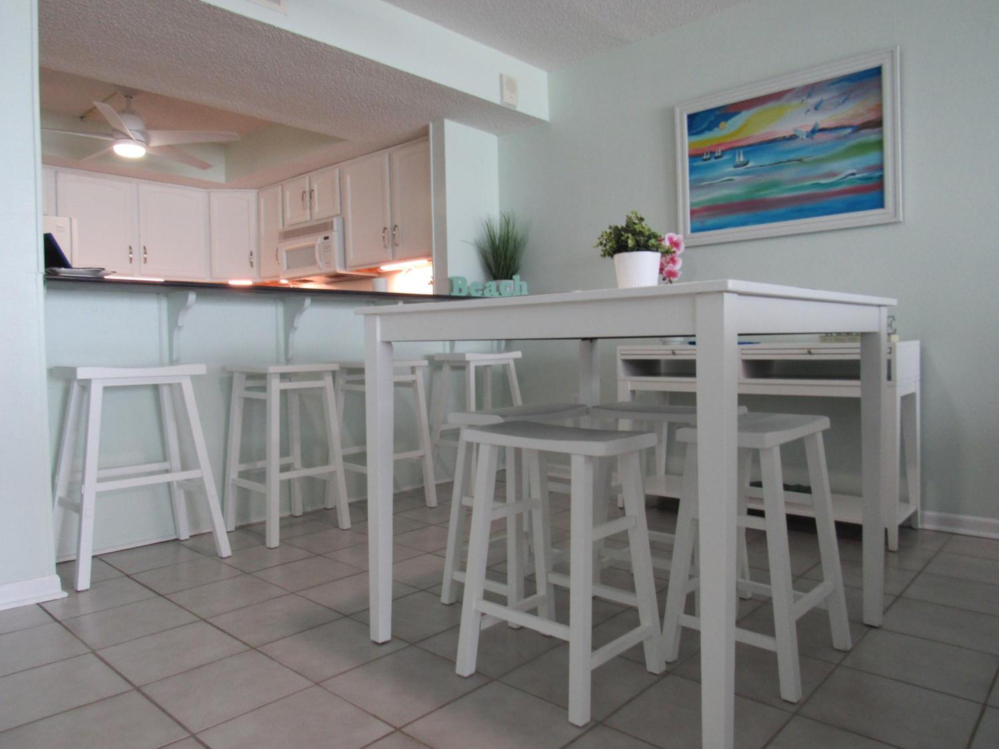 Breakers 2 Bedrooms 2 Baths Apartment