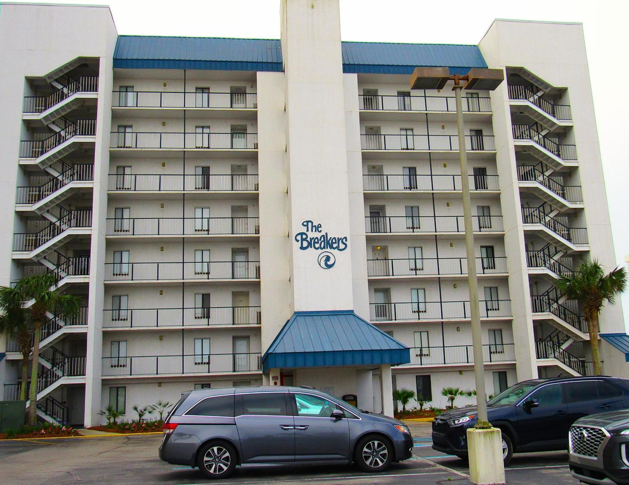 Breakers 2 Bedrooms 2 Baths *