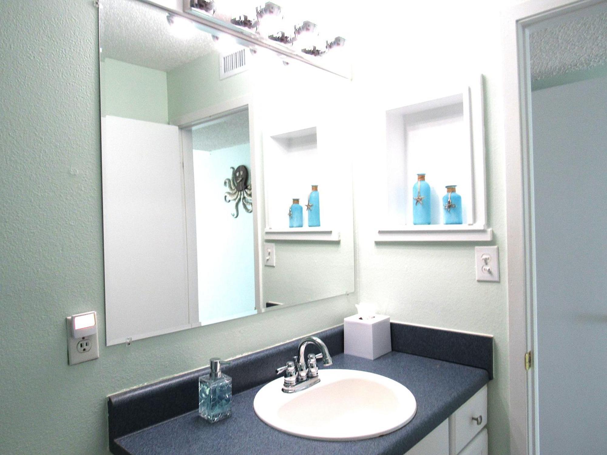 Breakers 2 Bedrooms 2 Baths *