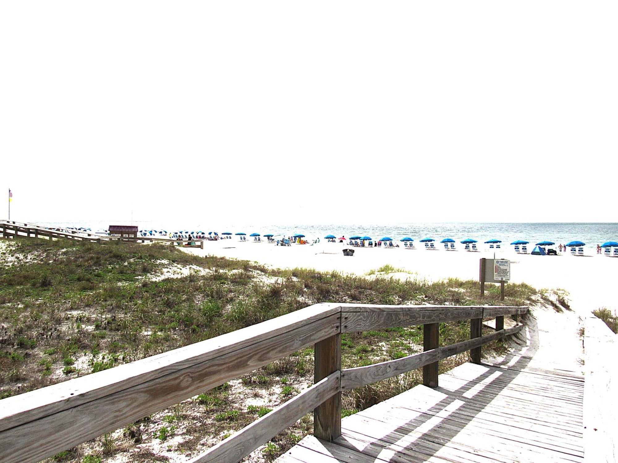 Apartment Breakers 2 Bedrooms 2 Baths *