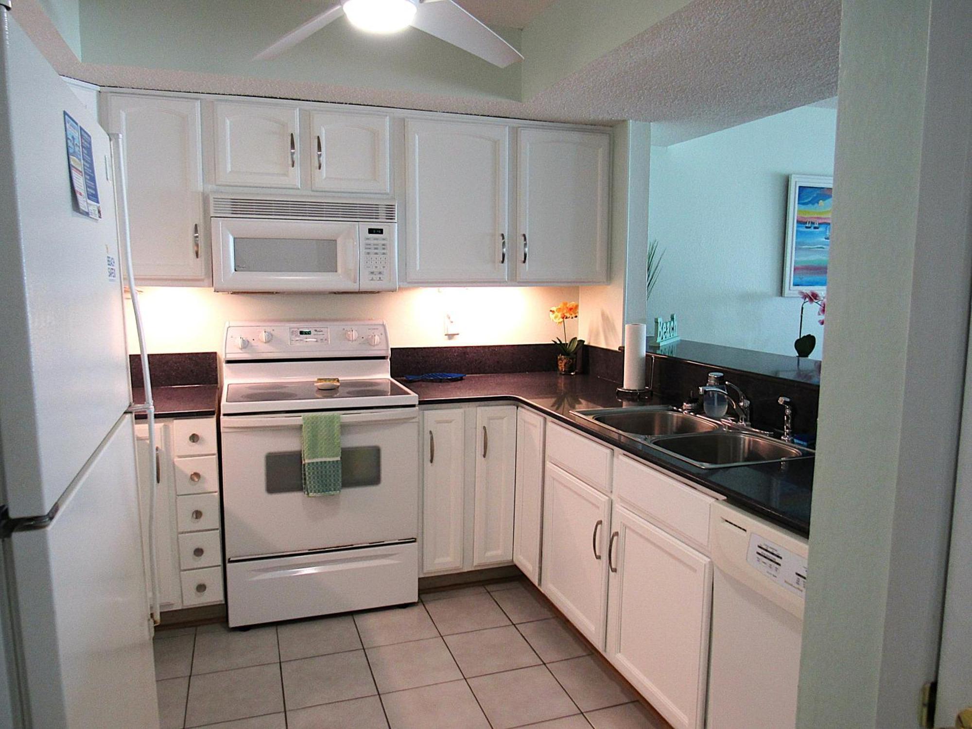 Apartment Breakers 2 Bedrooms 2 Baths