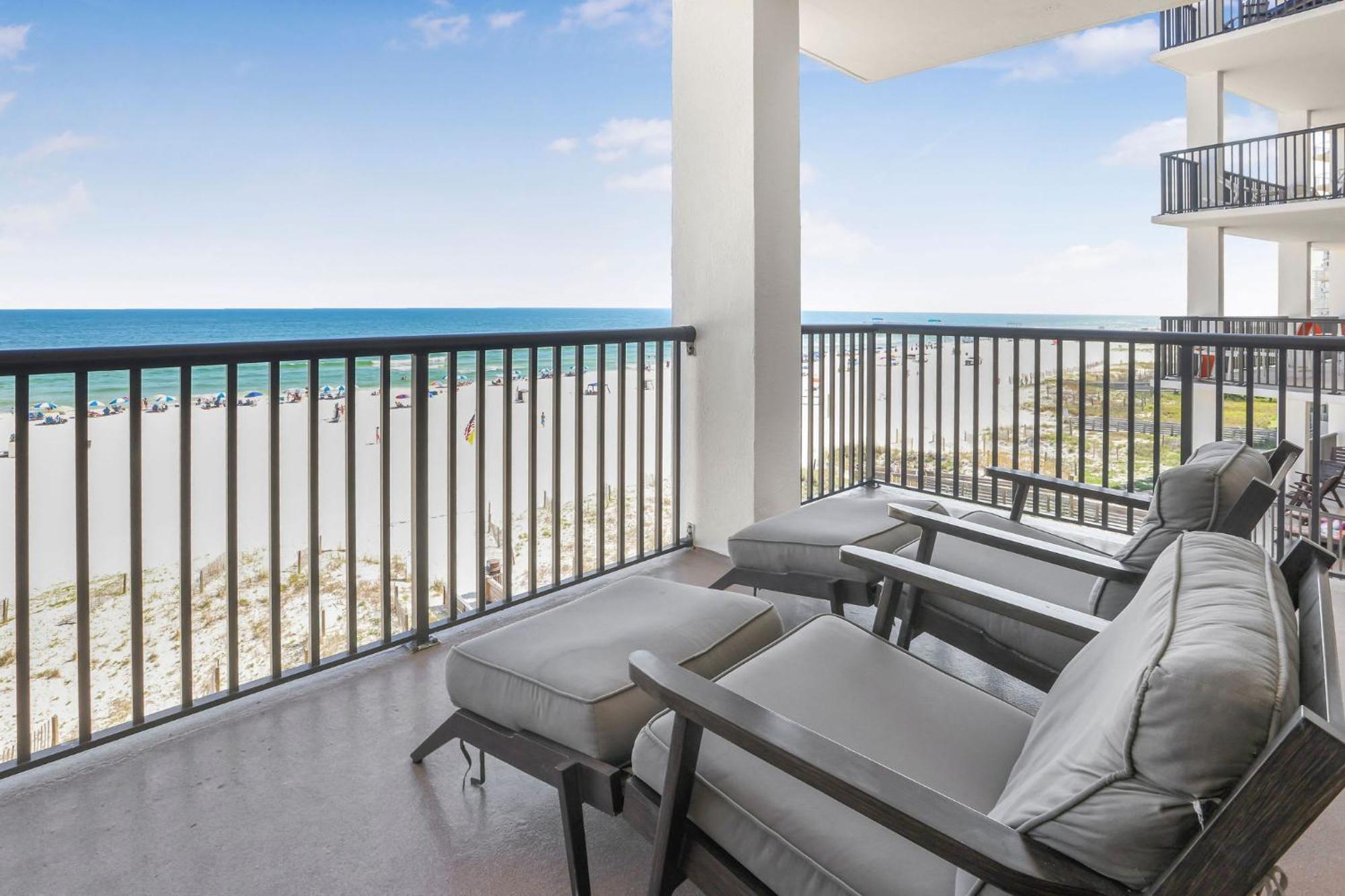 Palms 404- 4th Floor Corner Unit Holiday home *