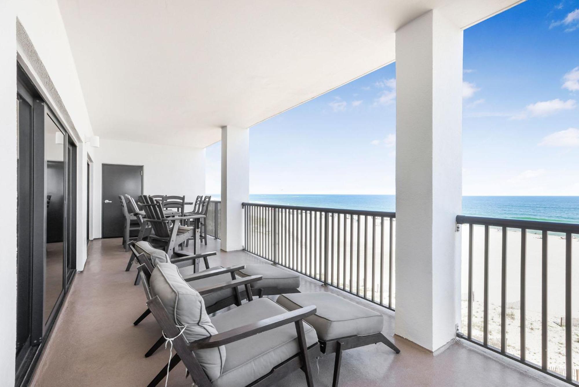 Palms 404- 4th Floor Corner Unit *