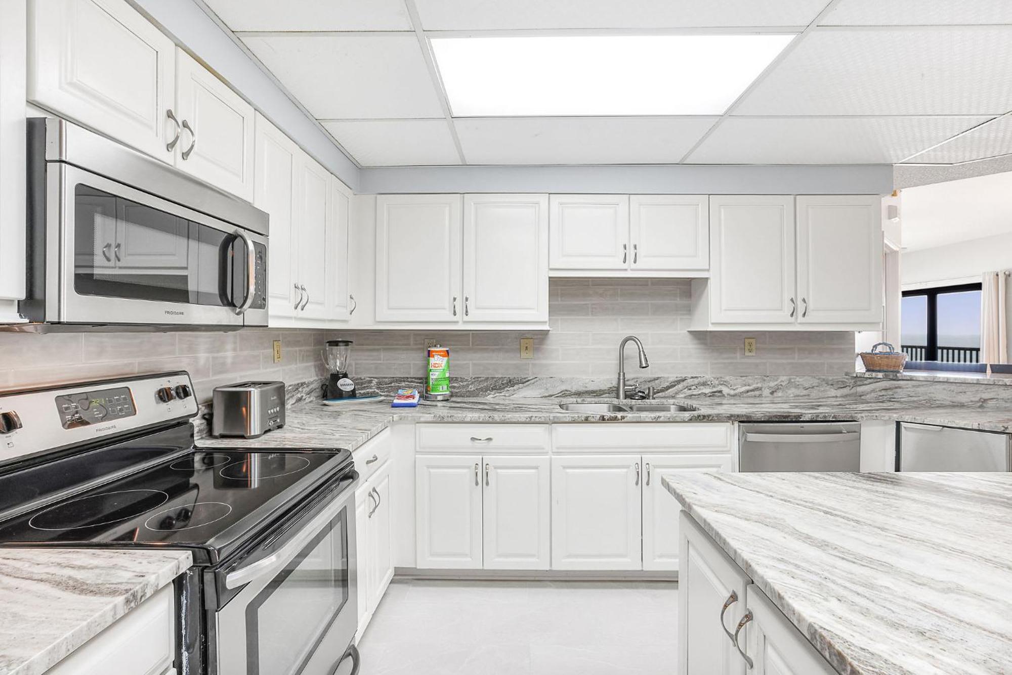 Palms 404- 4th Floor Corner Unit Holiday home *