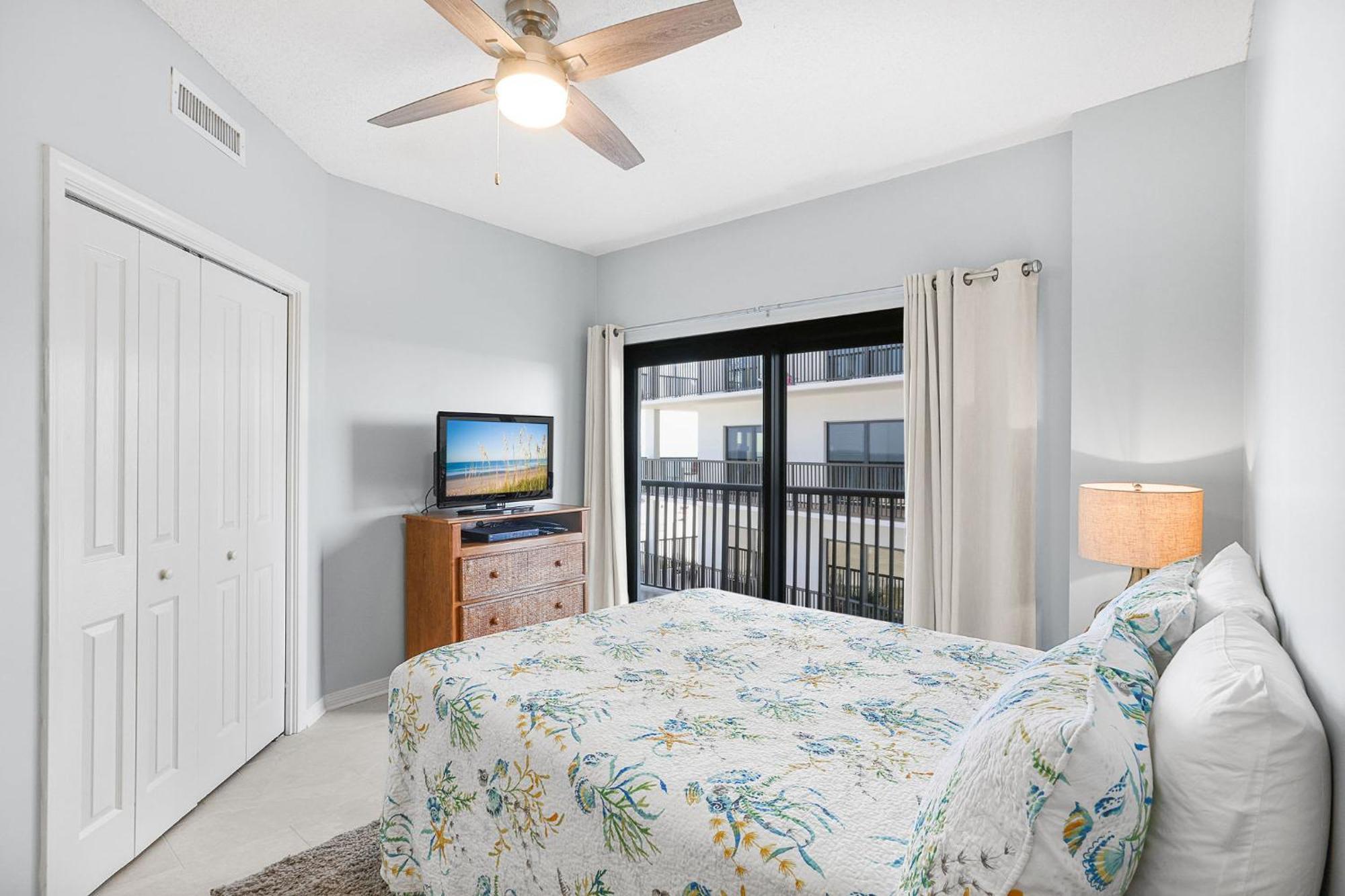 Palms 404- 4th Floor Corner Unit Holiday home *