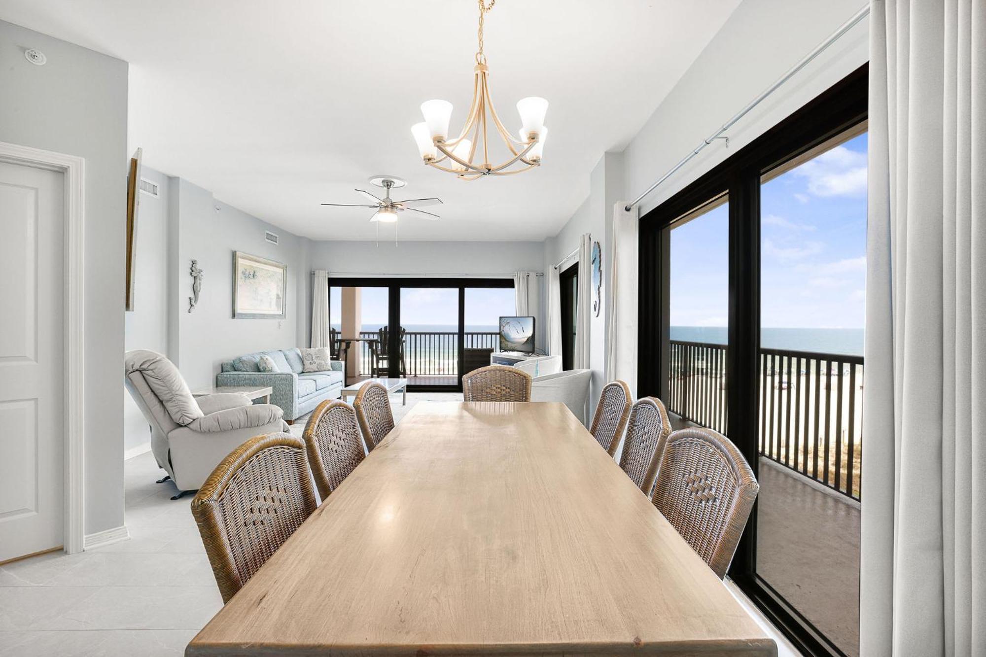 Palms 404- 4th Floor Corner Unit Holiday home *