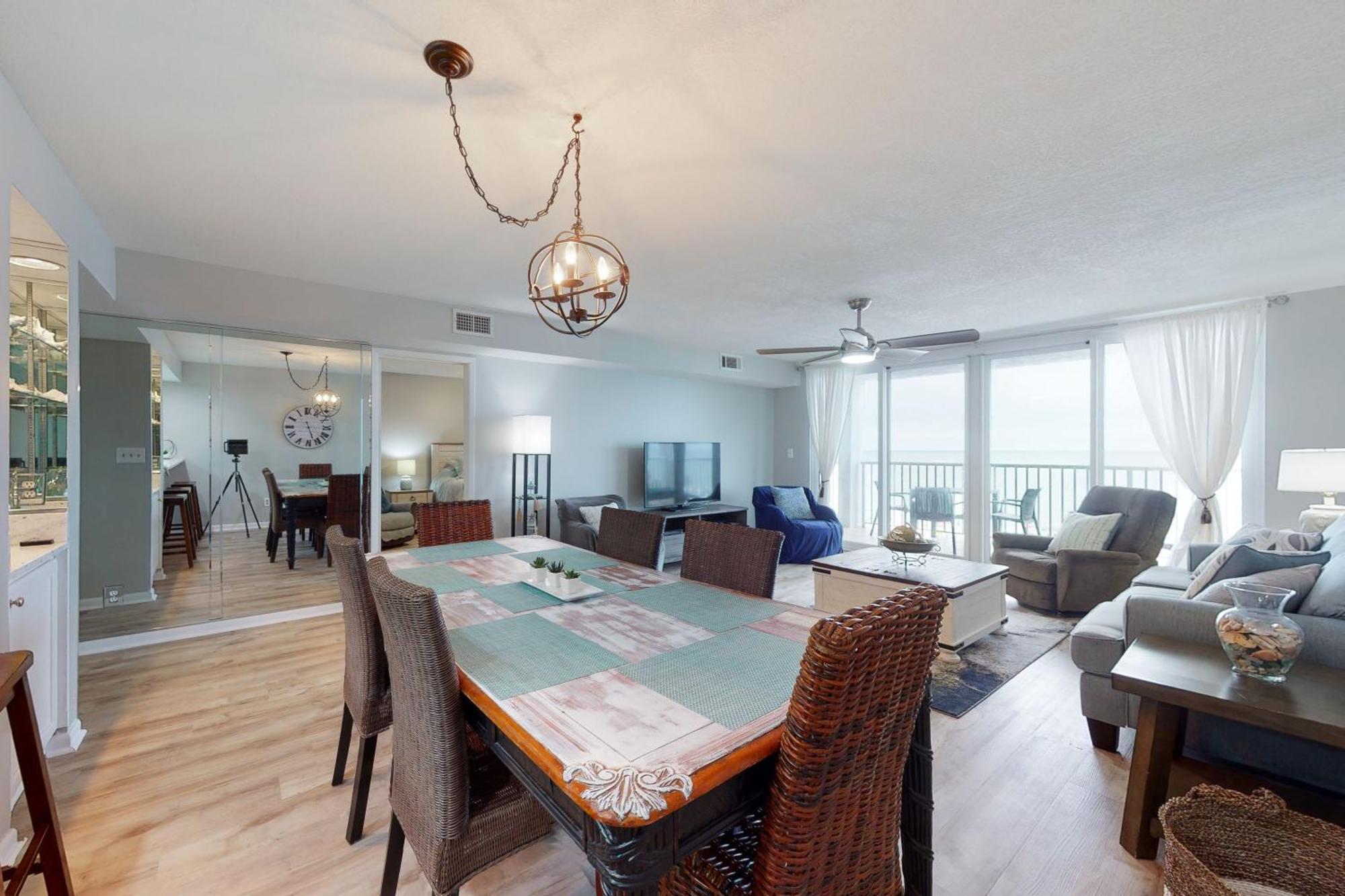 Romar Tower Beachfront Apartment