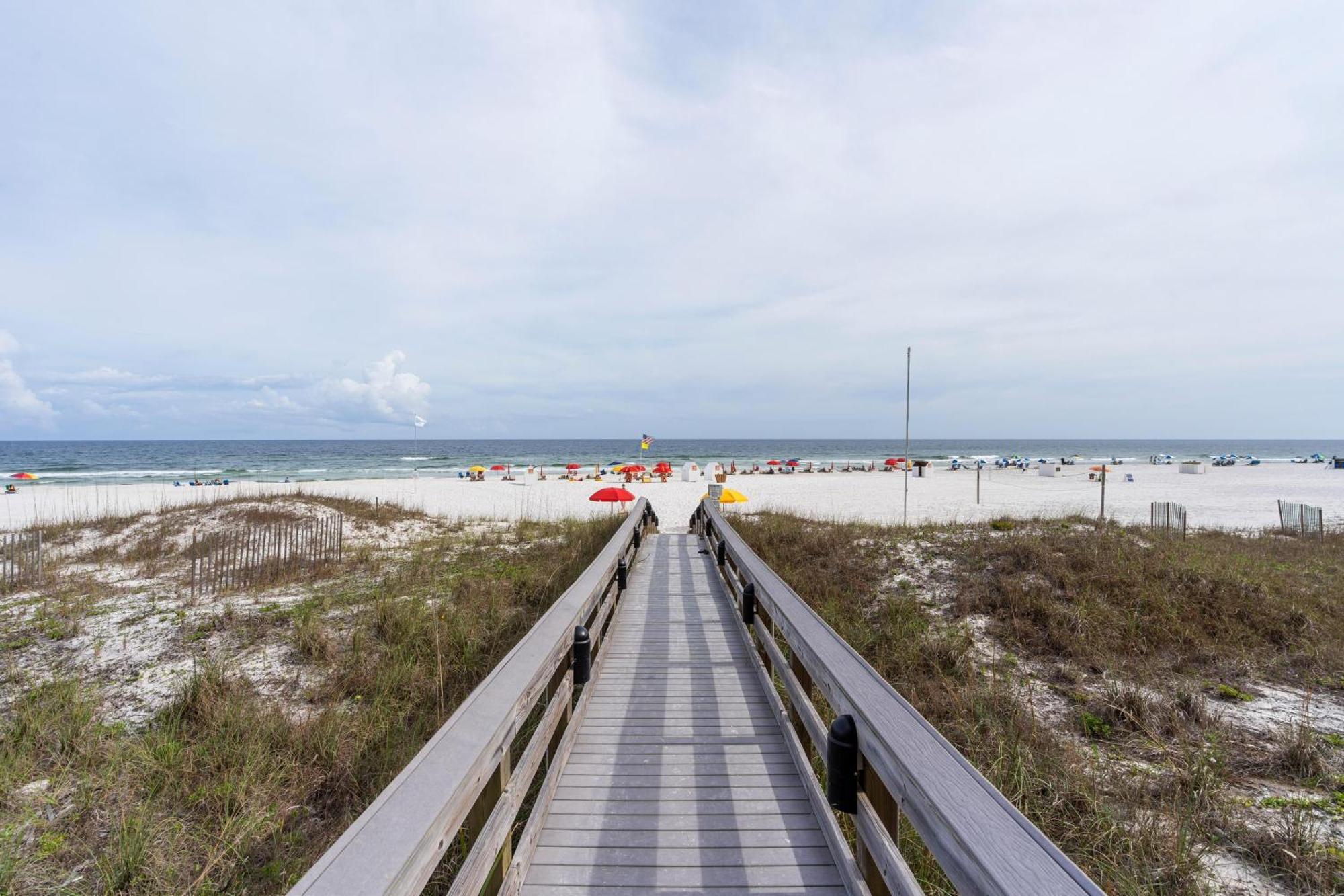 Apartment Windward Pointe 706 *