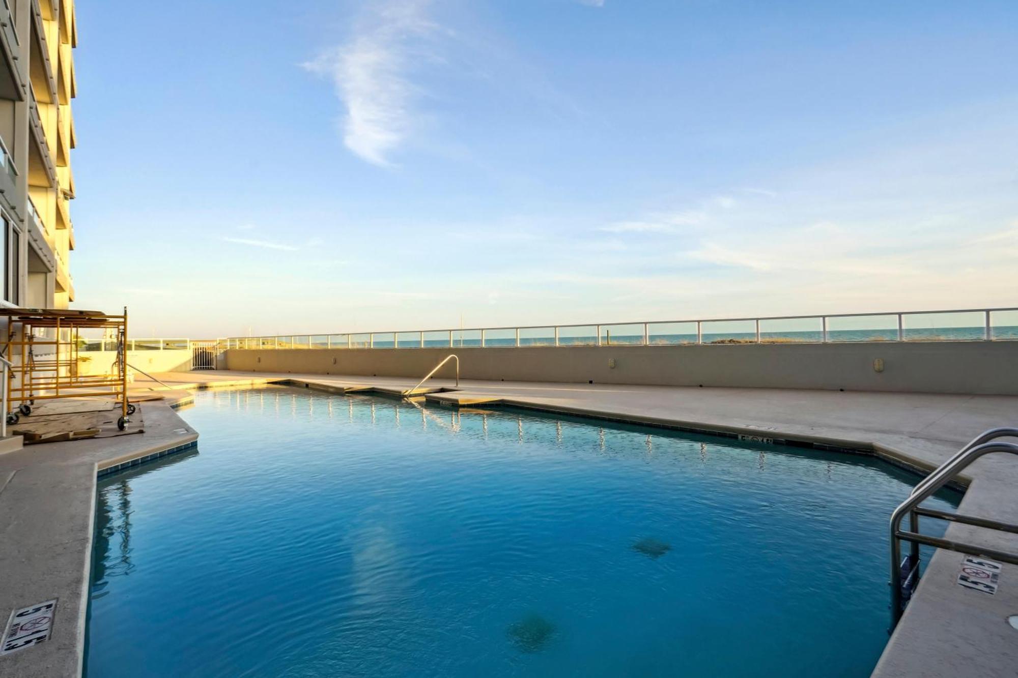 Silver 202 By Liquid Life Apartment *