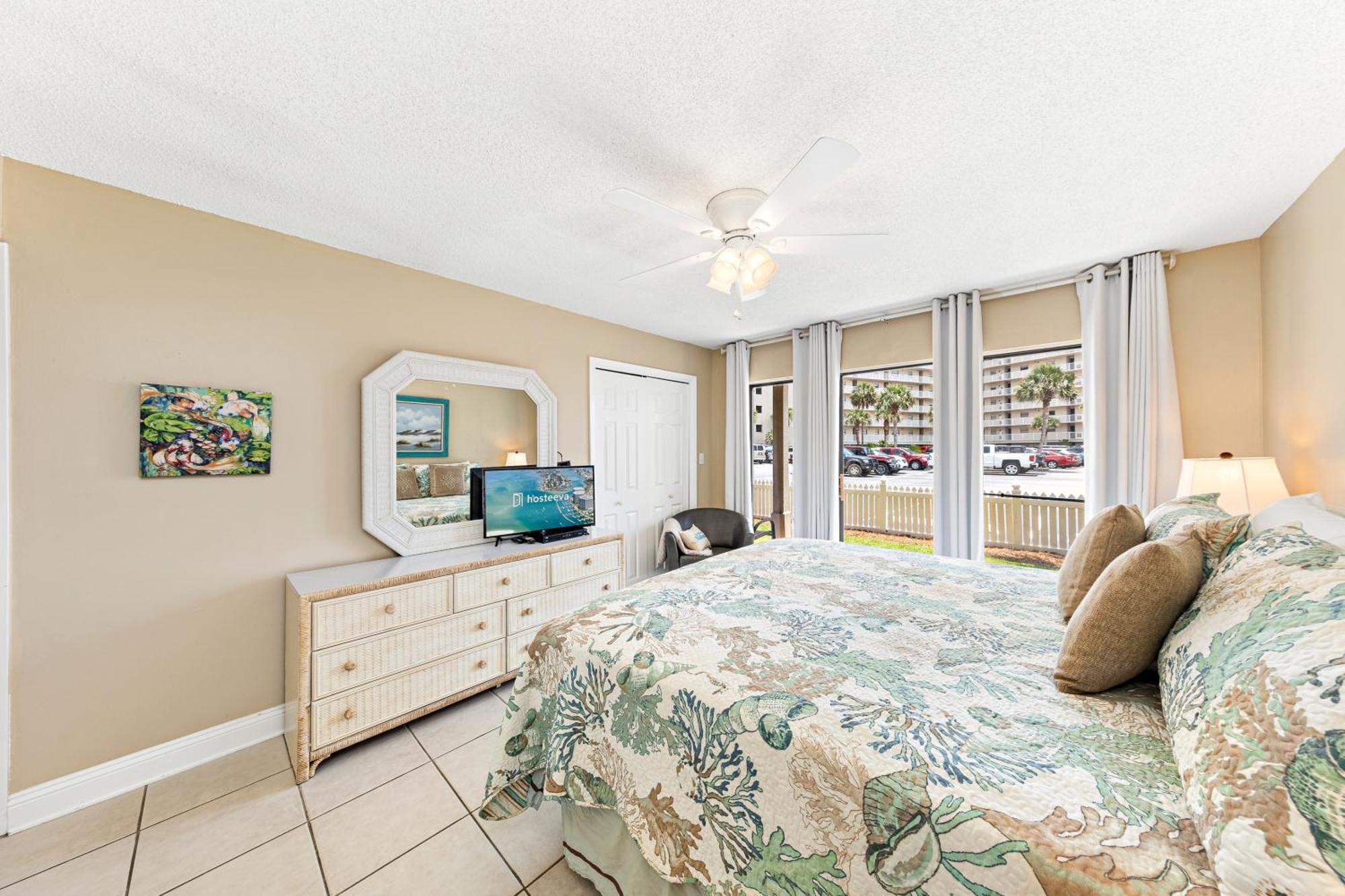 Apartment Seaside & Racquet *