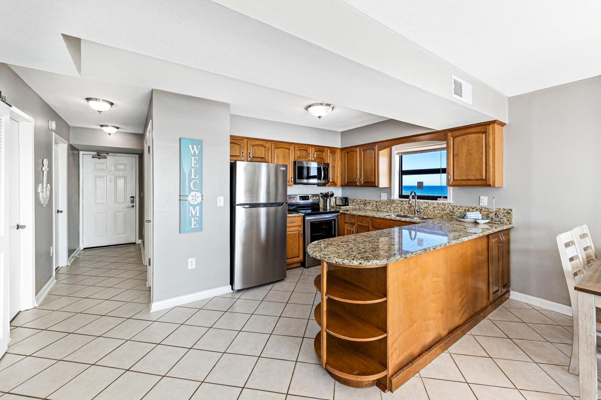 Seaside & Racquet Apartment