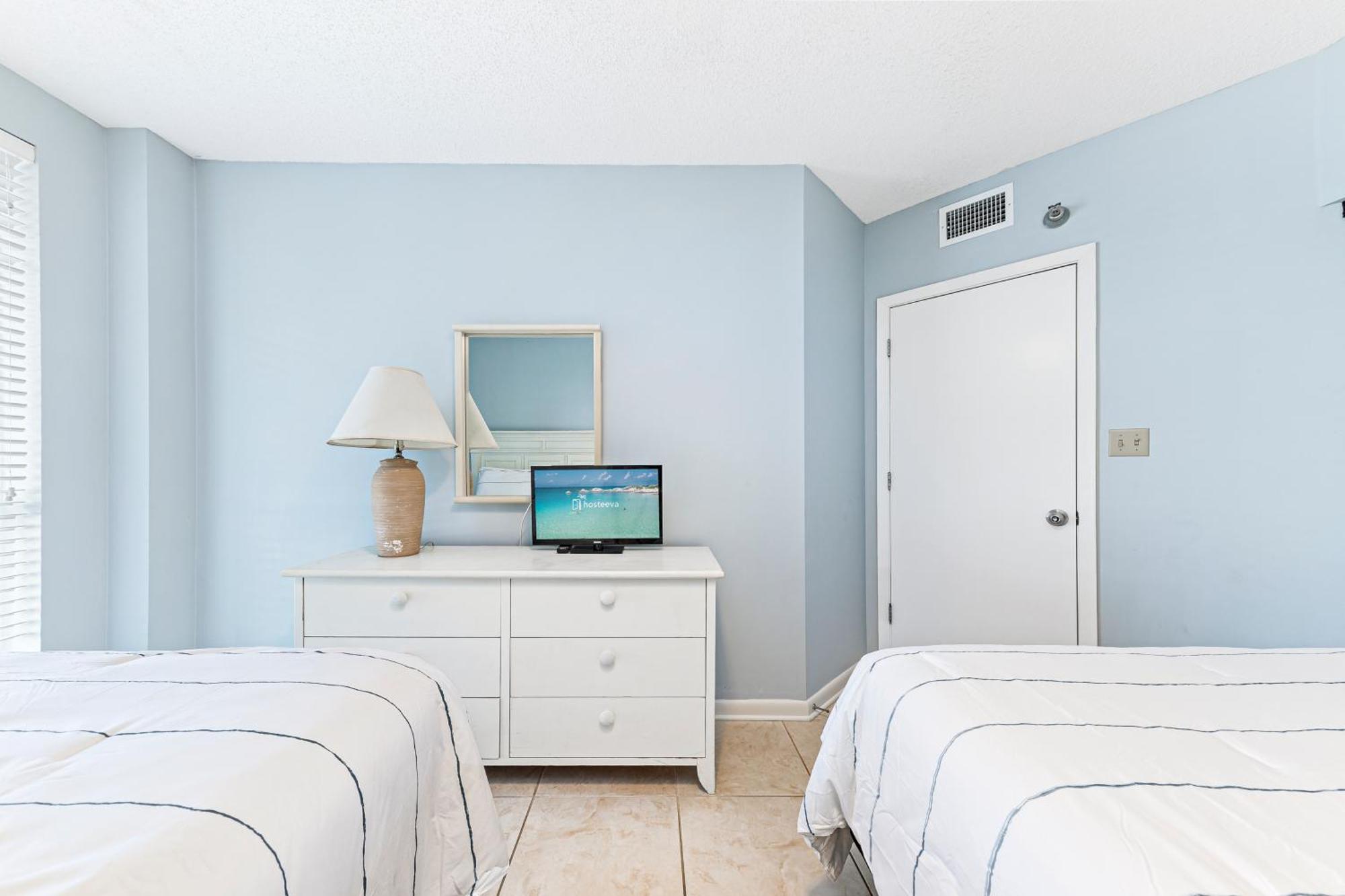 White Caps Apartment *