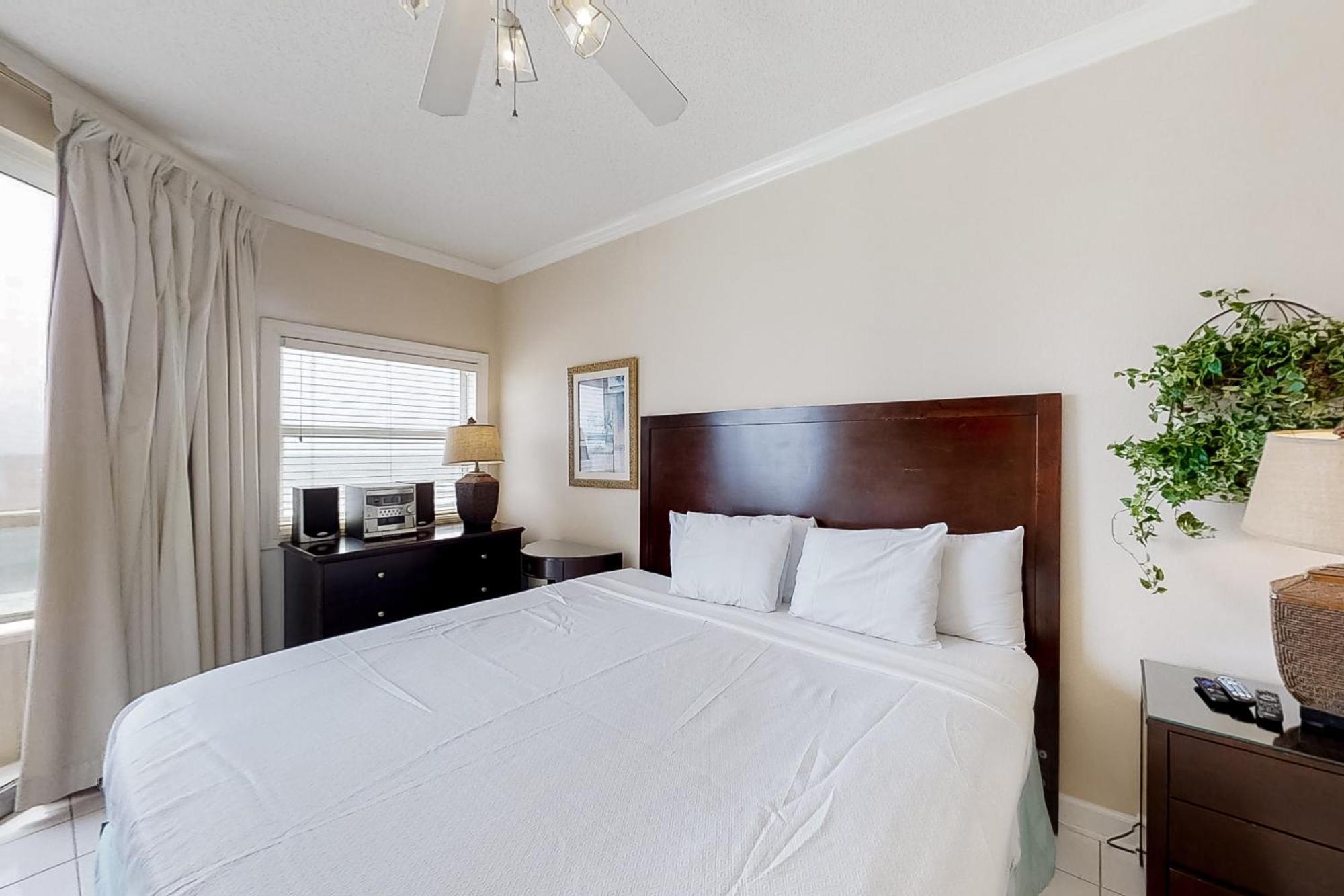The Enclave 606 Apartment