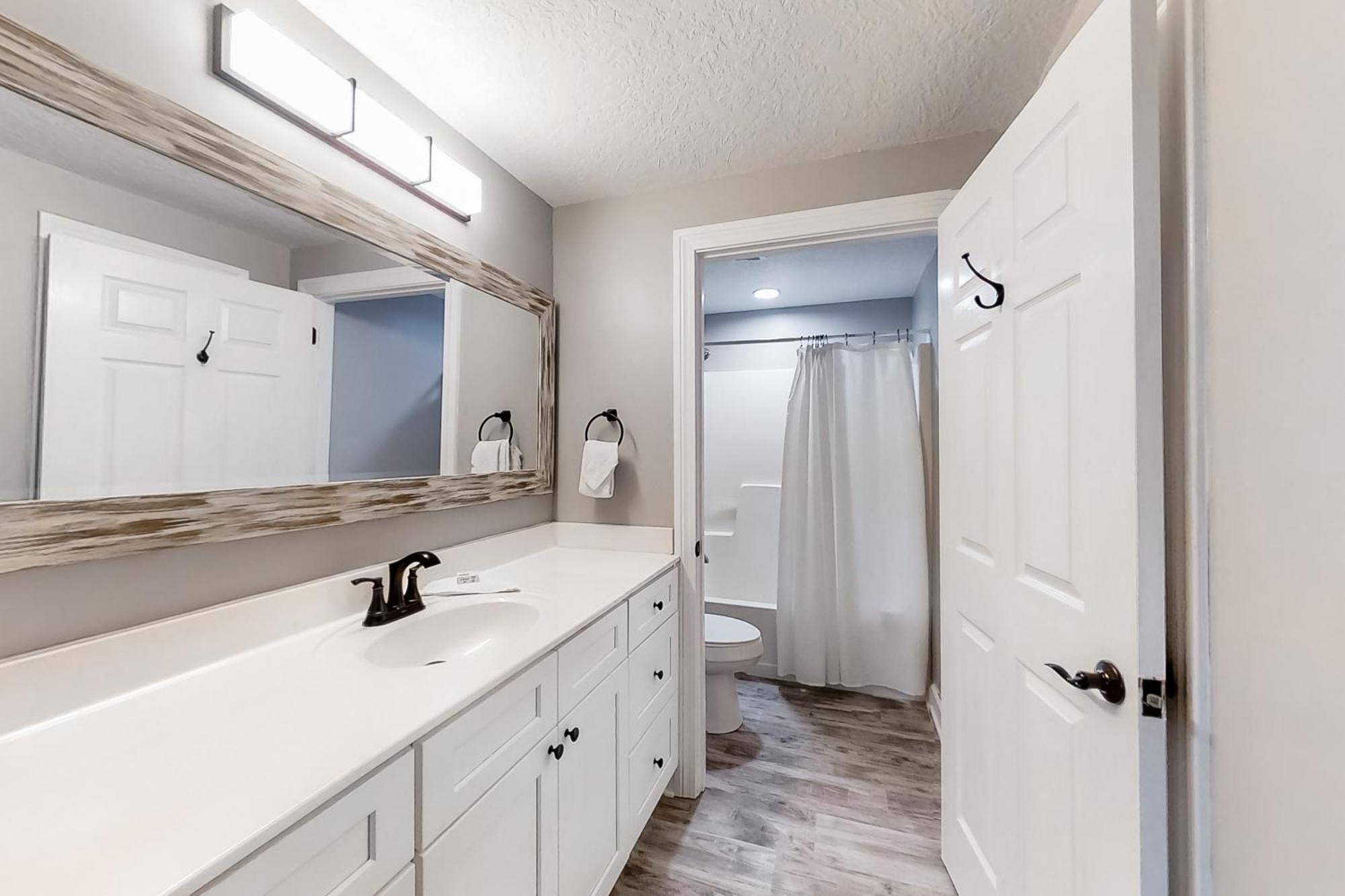 Apartment The Enclave 502