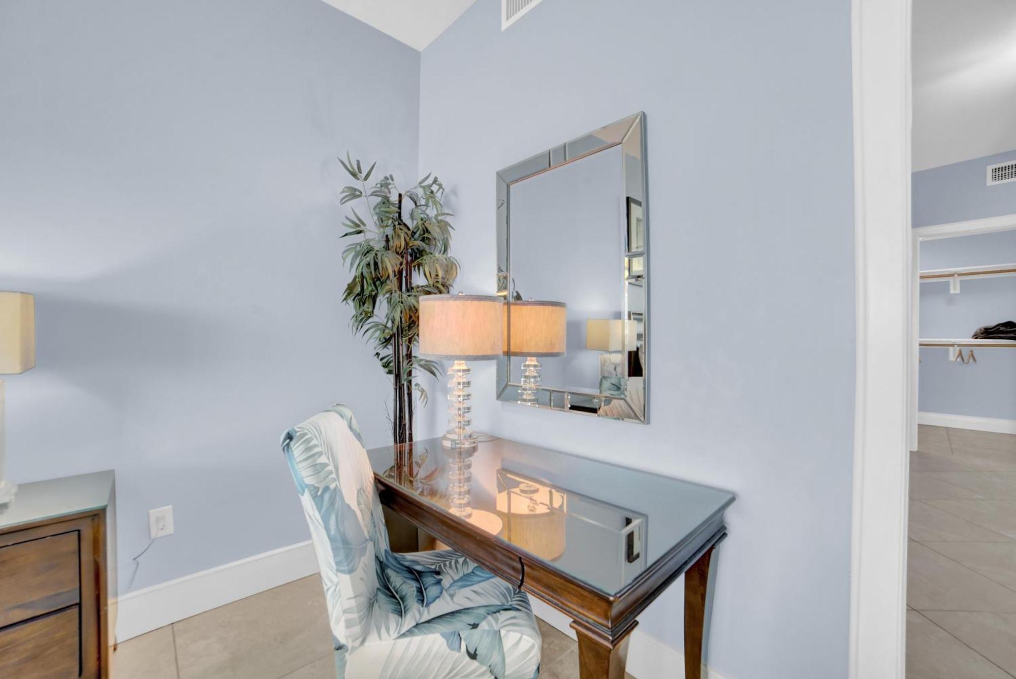 Turquoise Place 1405c *